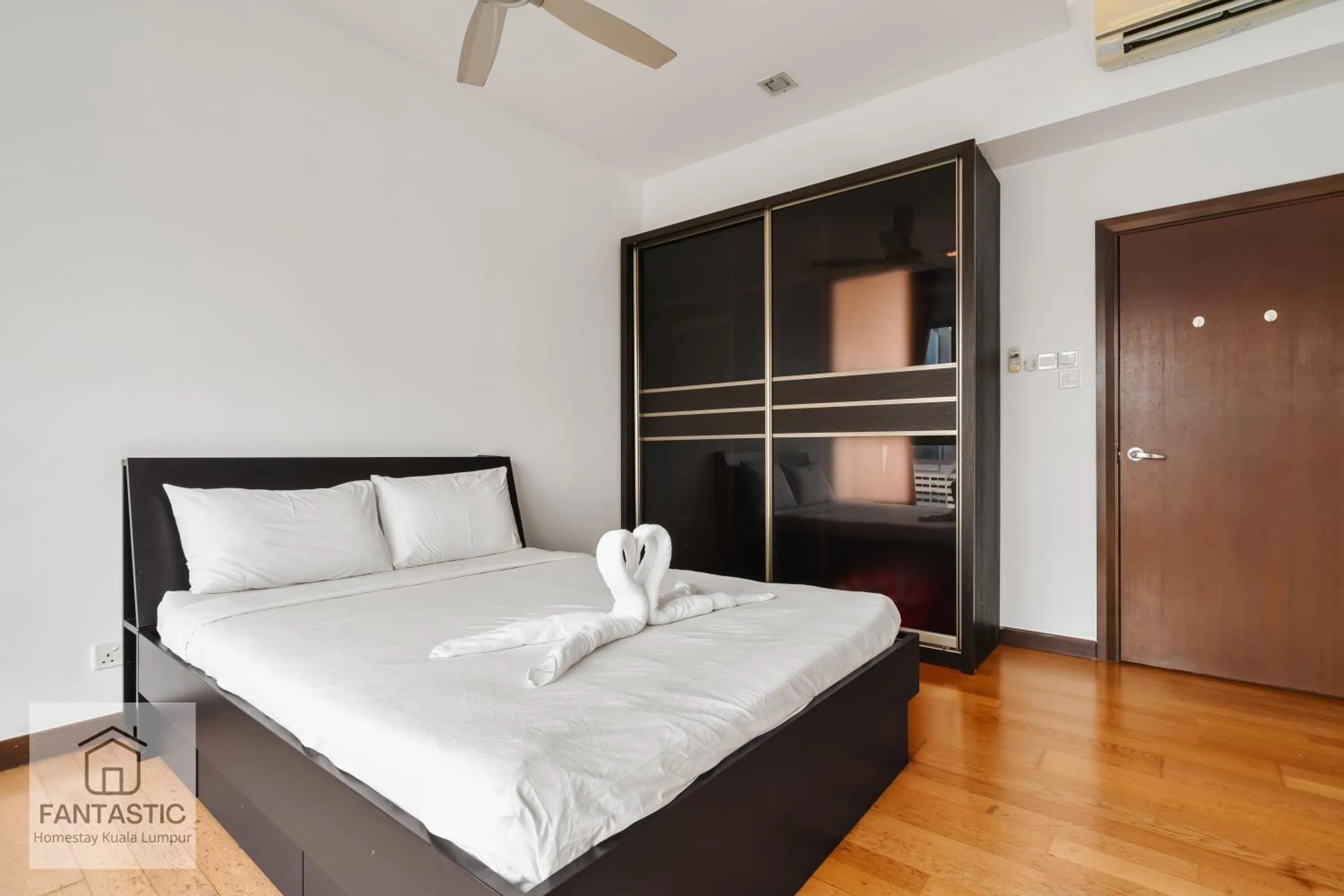 Bed in Regalia Residence @ KLCC View Sky Pool by KC