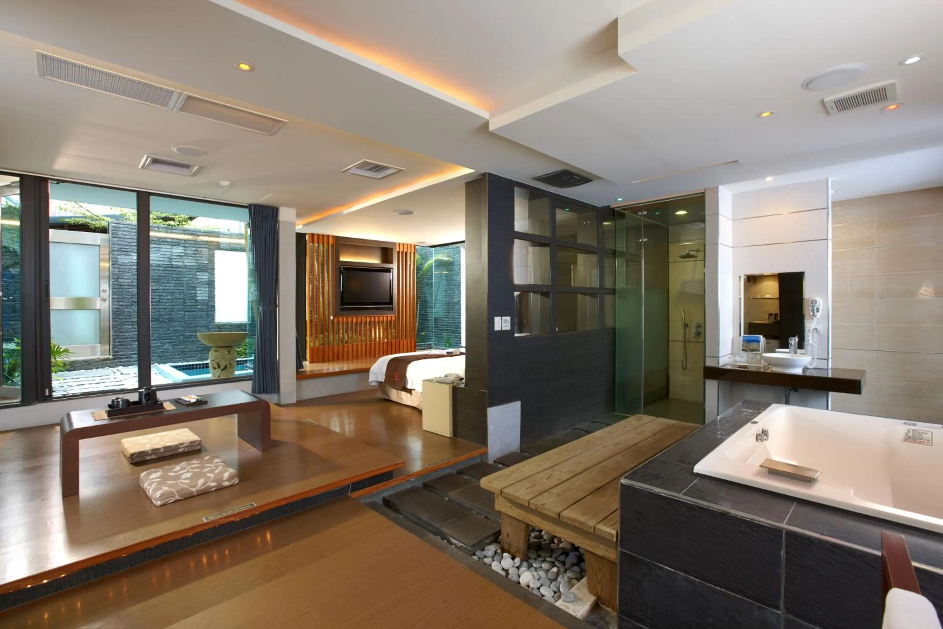 Photo of the whole room in Hofi Villa