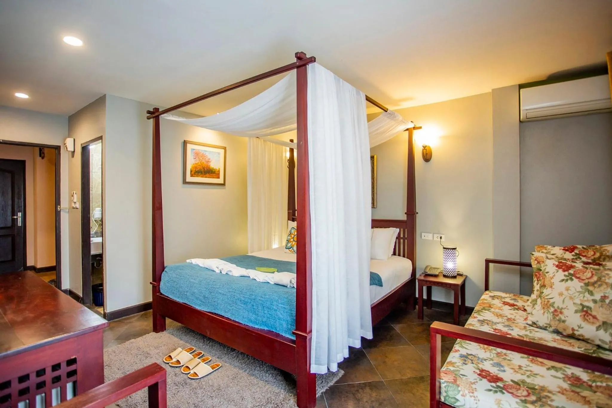 Bed in La Villa Boutique hotel