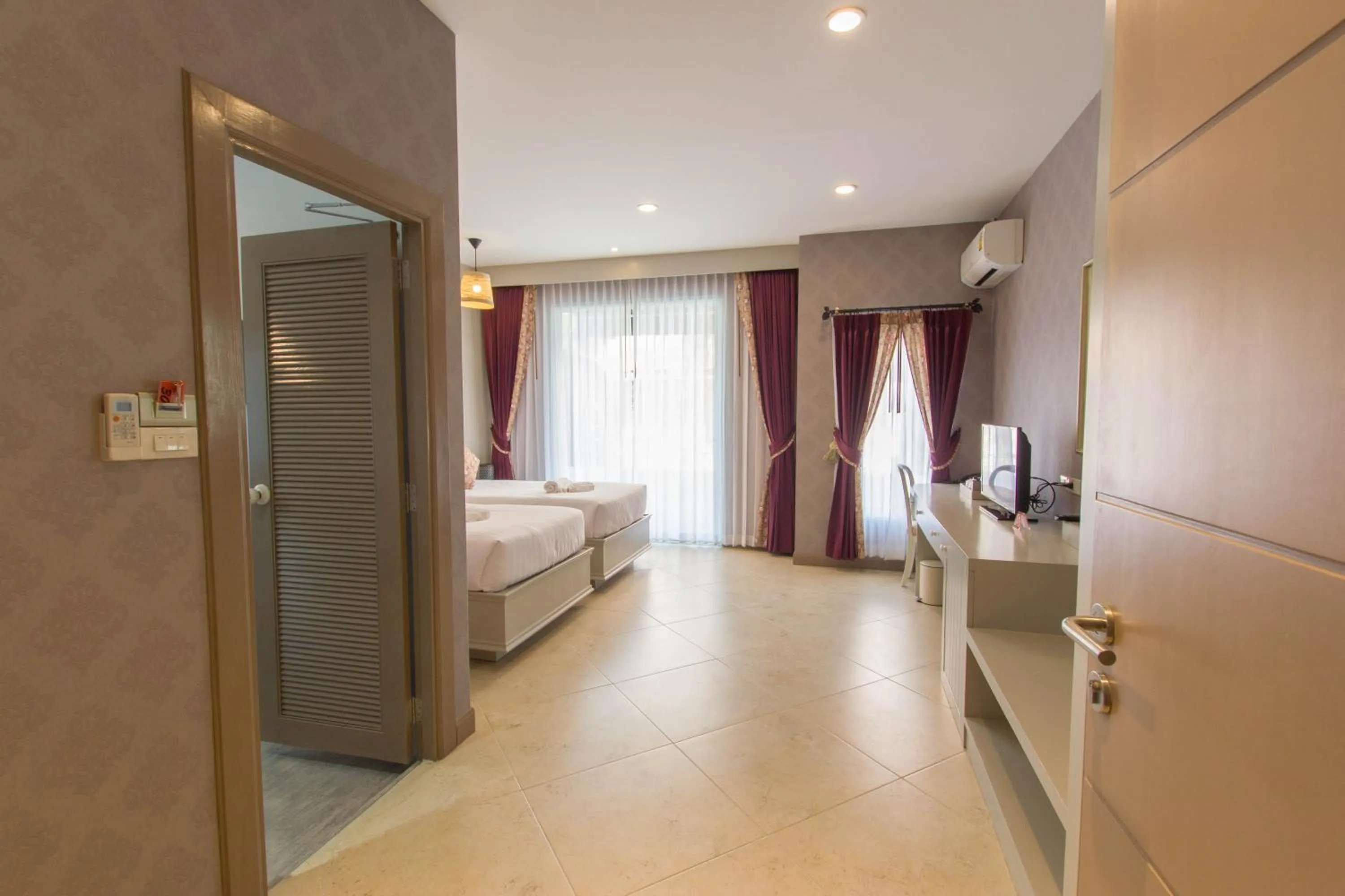 Bed in La Villa Boutique hotel