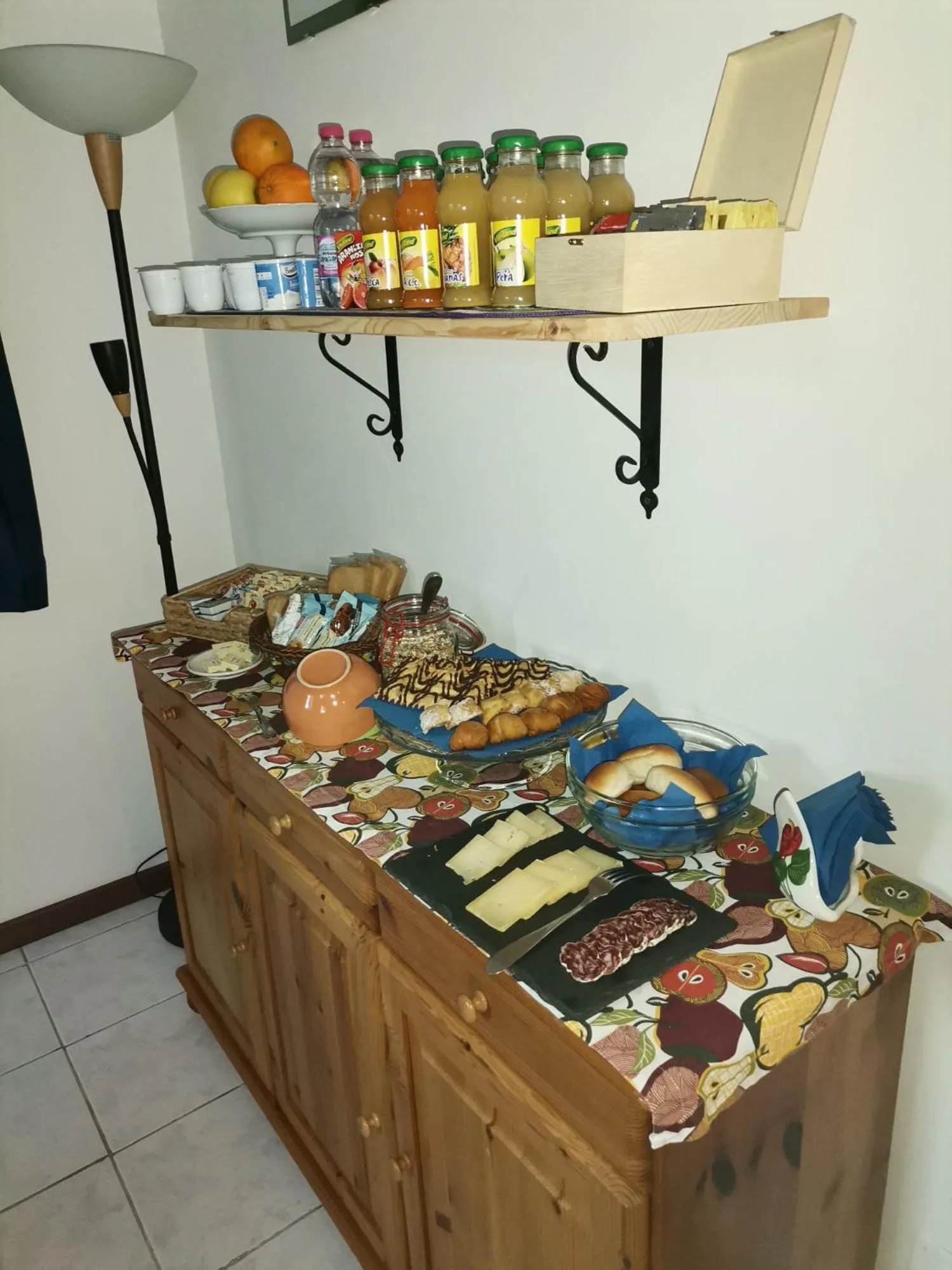 Buffet breakfast in ManuEbbasta