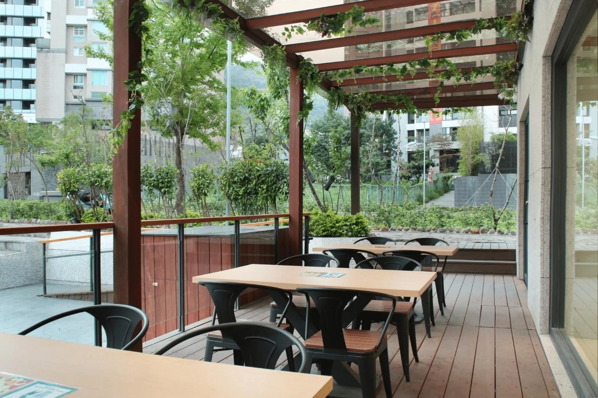 Patio in Gamalan FL Spring Hotel