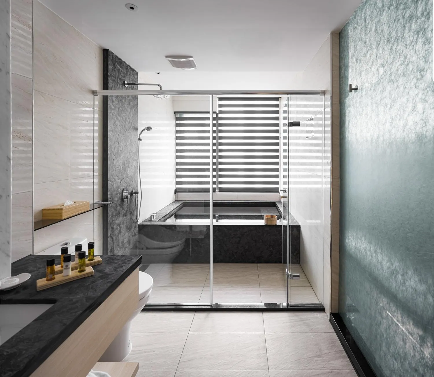 Bathroom in Gamalan FL Spring Hotel