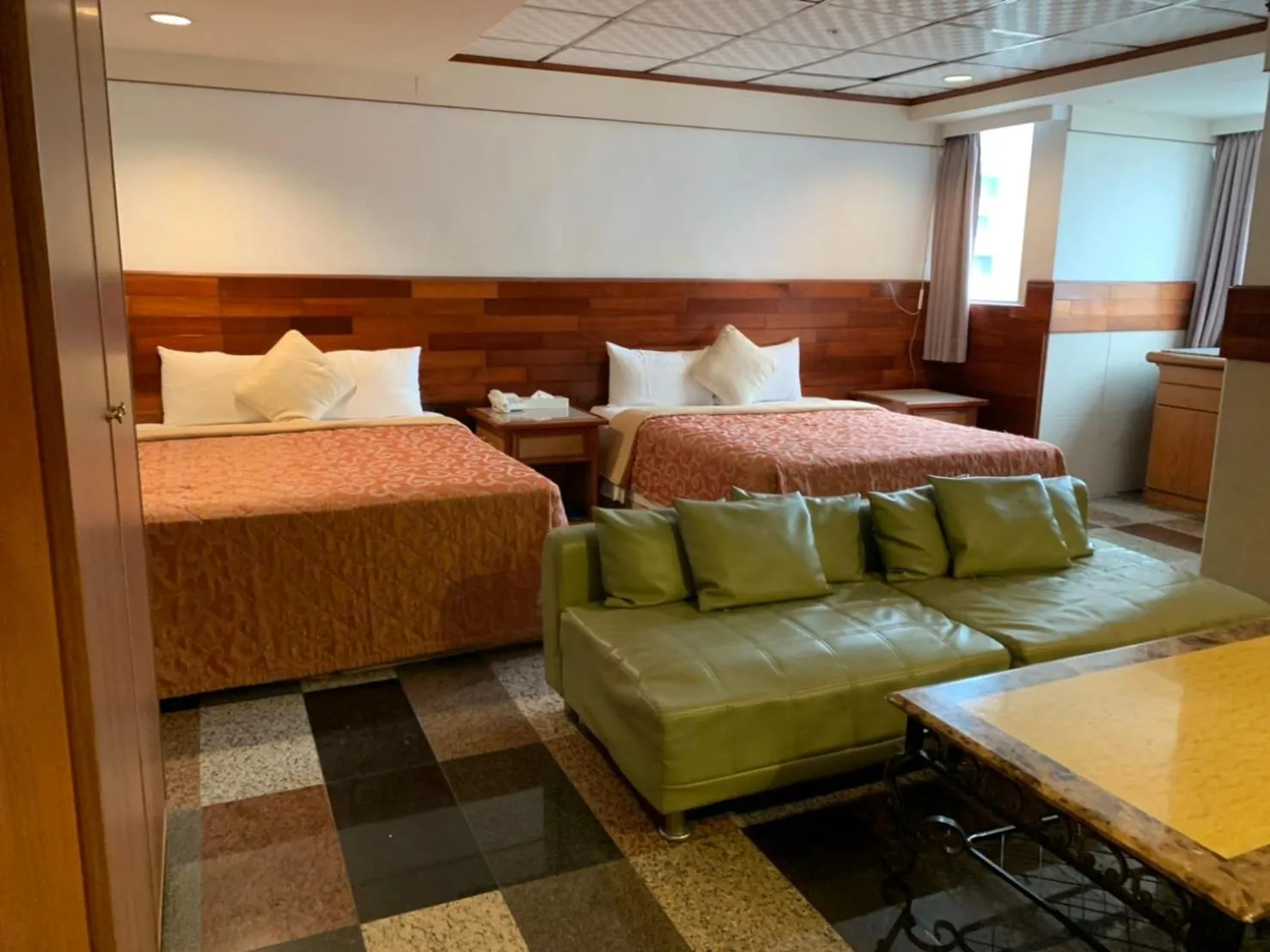 Photo of the whole room, Bed in Yi Pin Business Hotel