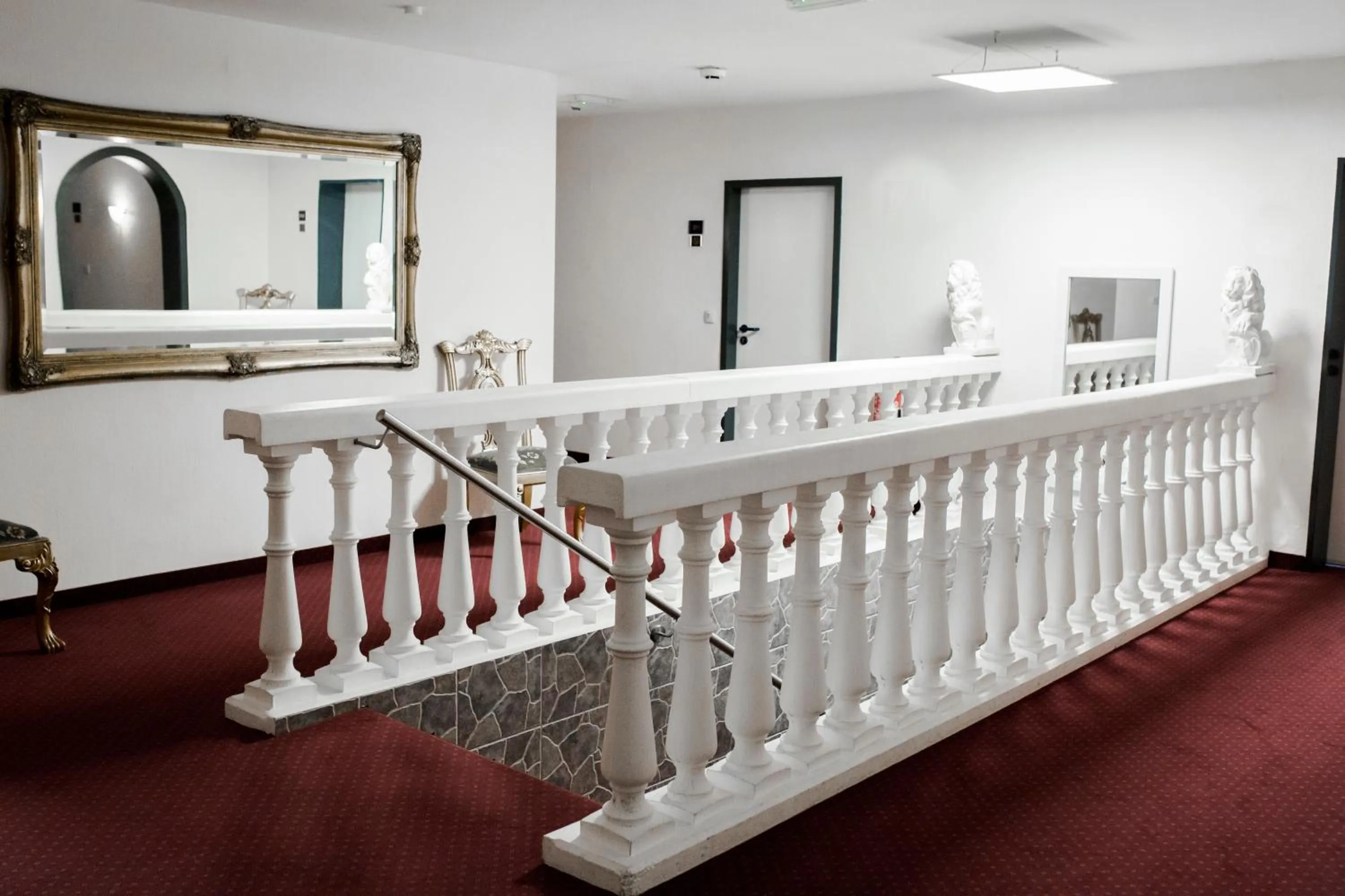 Property building, Bed in Bach Hotel