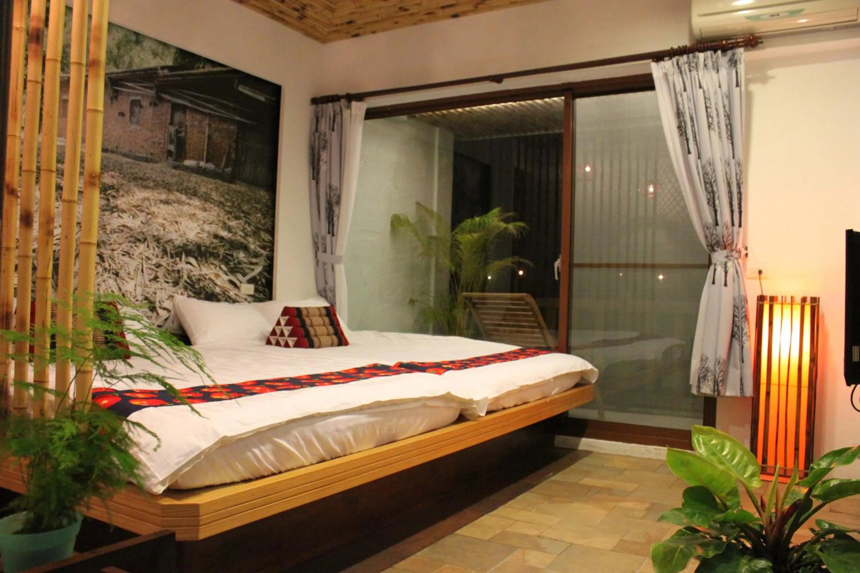 Photo of the whole room, Bed in Beautiful Yilan Resort