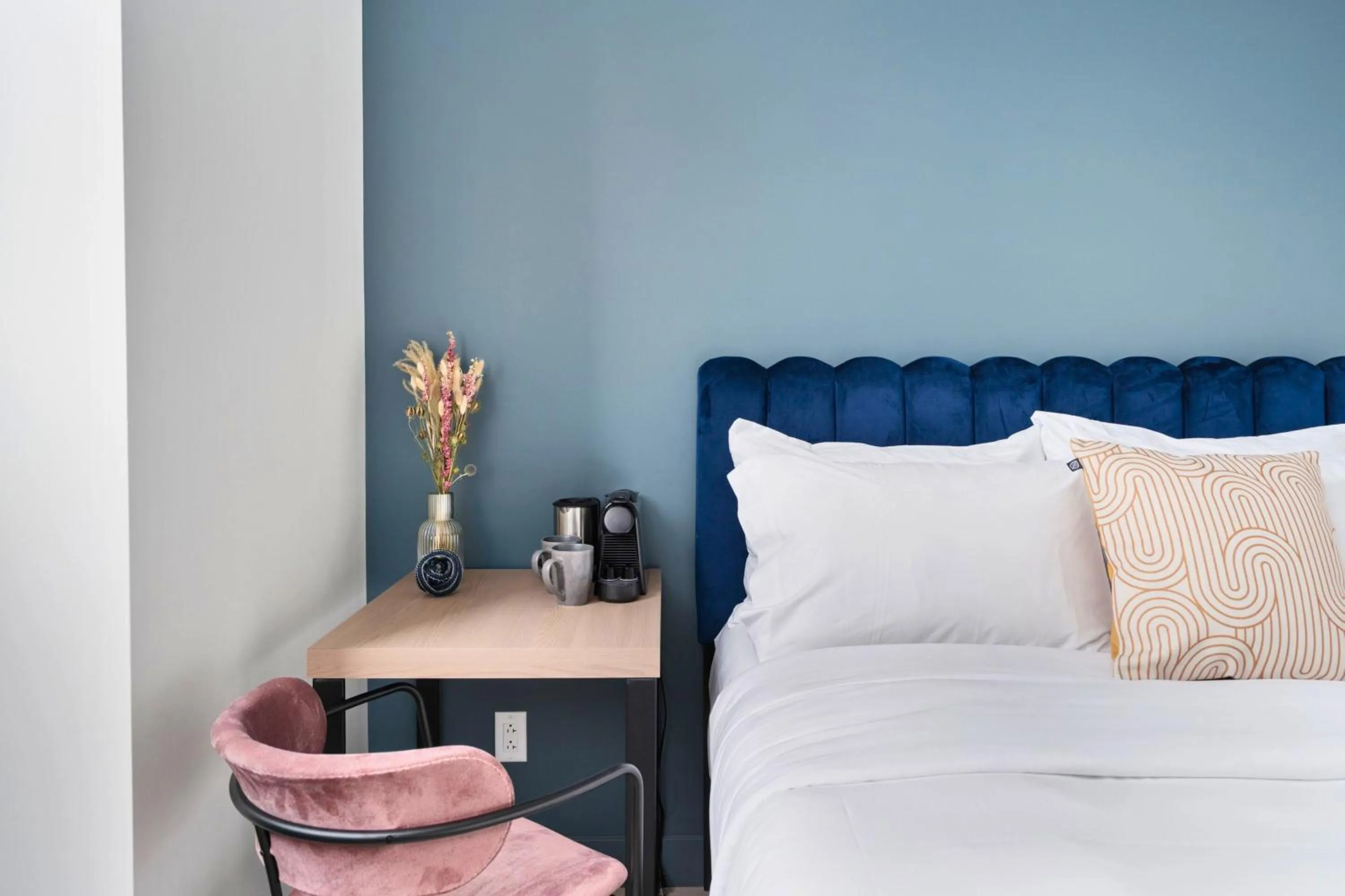 Bed in Clouds Lofts - Quartier Latin