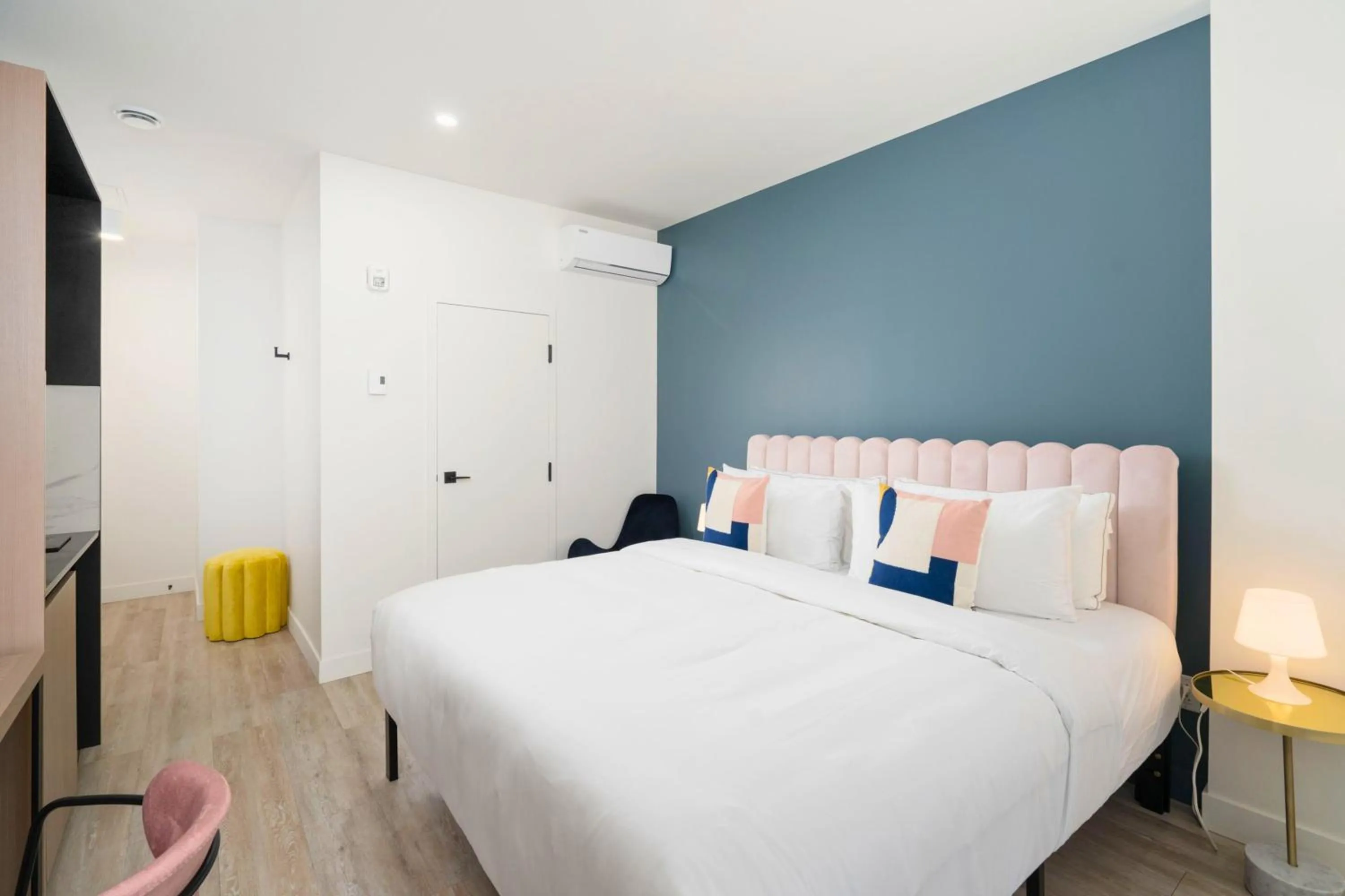 Bed in Clouds Lofts - Quartier Latin