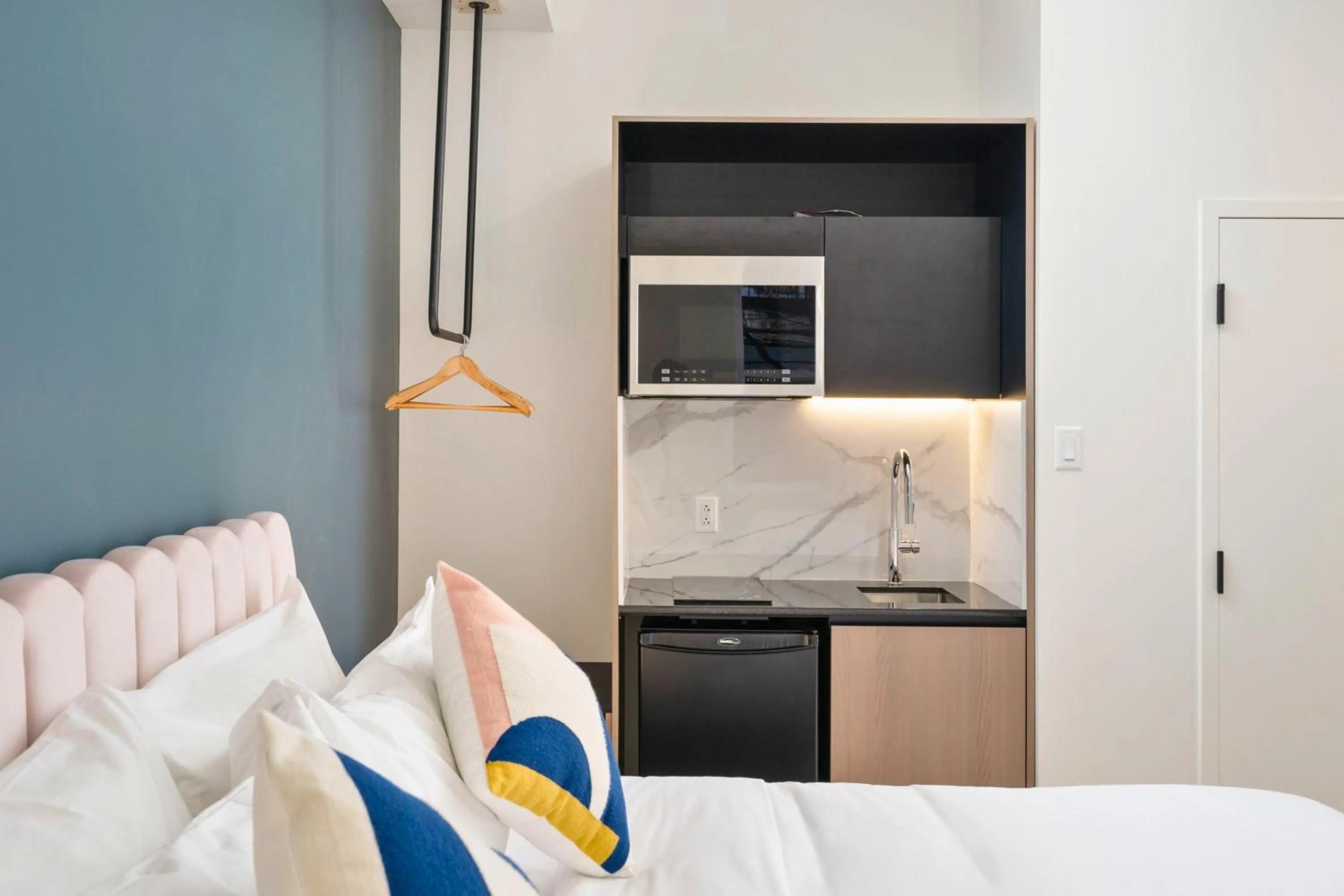 Bed in Clouds Lofts - Quartier Latin