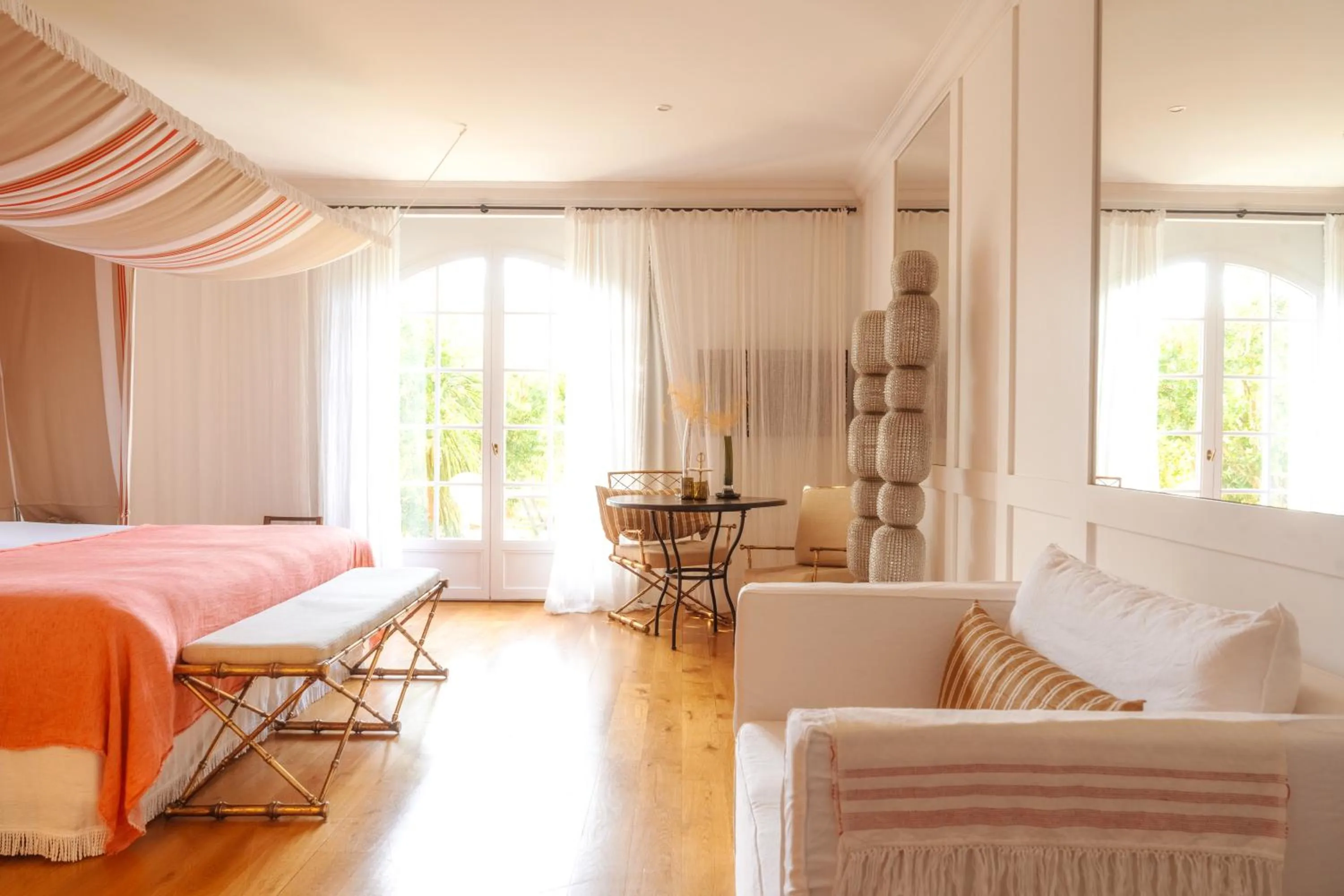 Bedroom, Bed in Brindos, Lac & Château - Relais & Châteaux - Anglet Biarritz