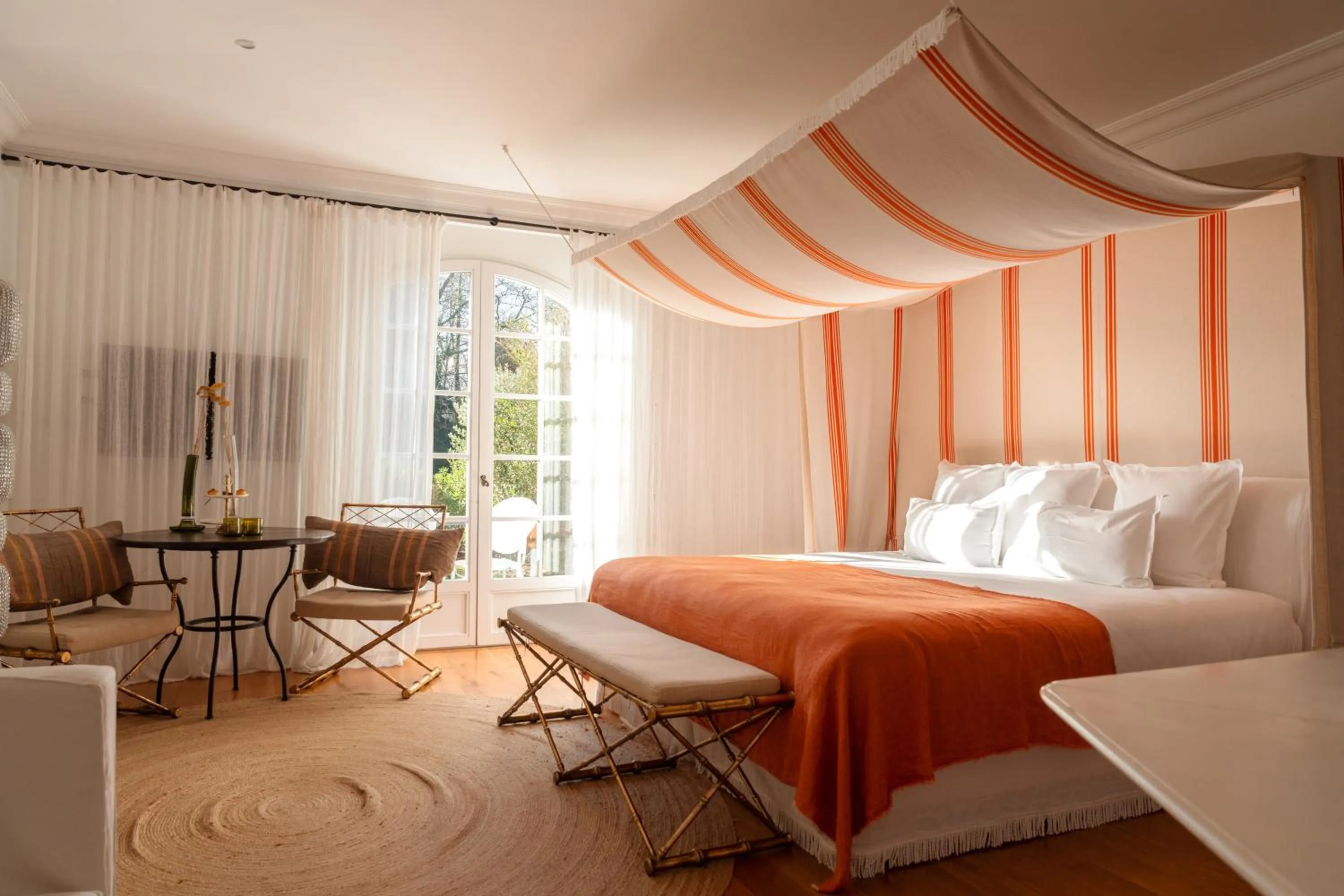 Bedroom, Bed in Brindos, Lac & Château - Relais & Châteaux - Anglet Biarritz