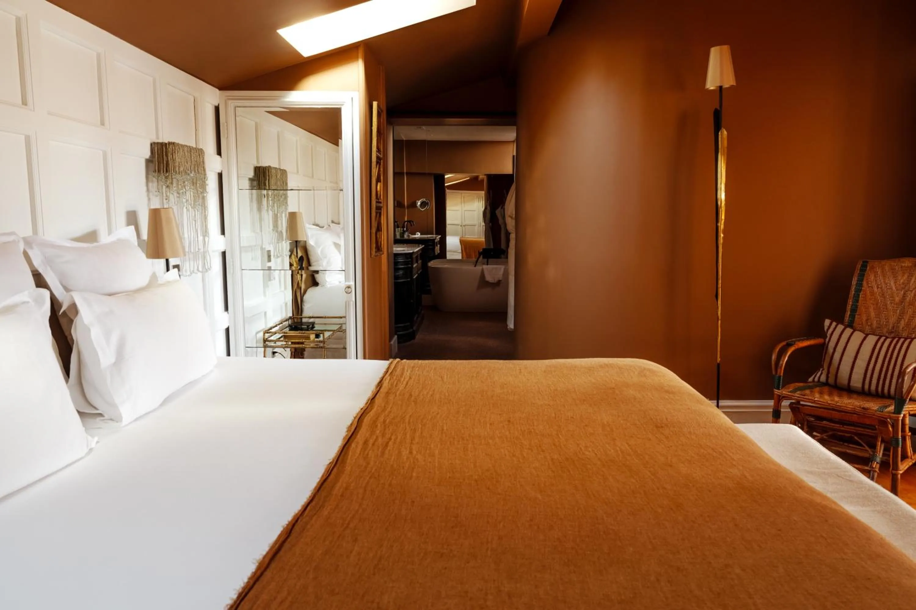 Bedroom, Bed in Brindos, Lac & Château - Relais & Châteaux - Anglet Biarritz