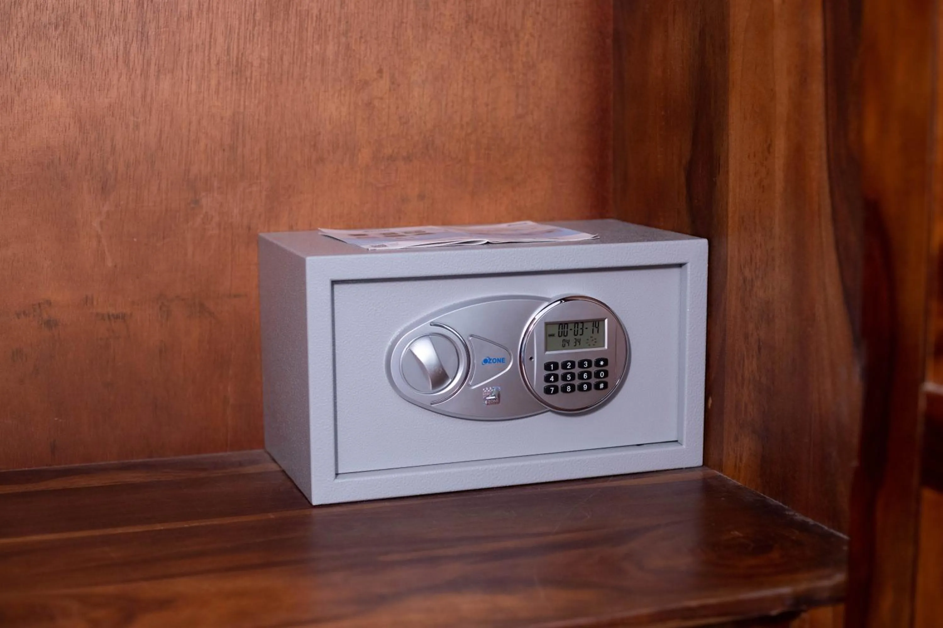 microwave in Yogved Hospitality & Resort