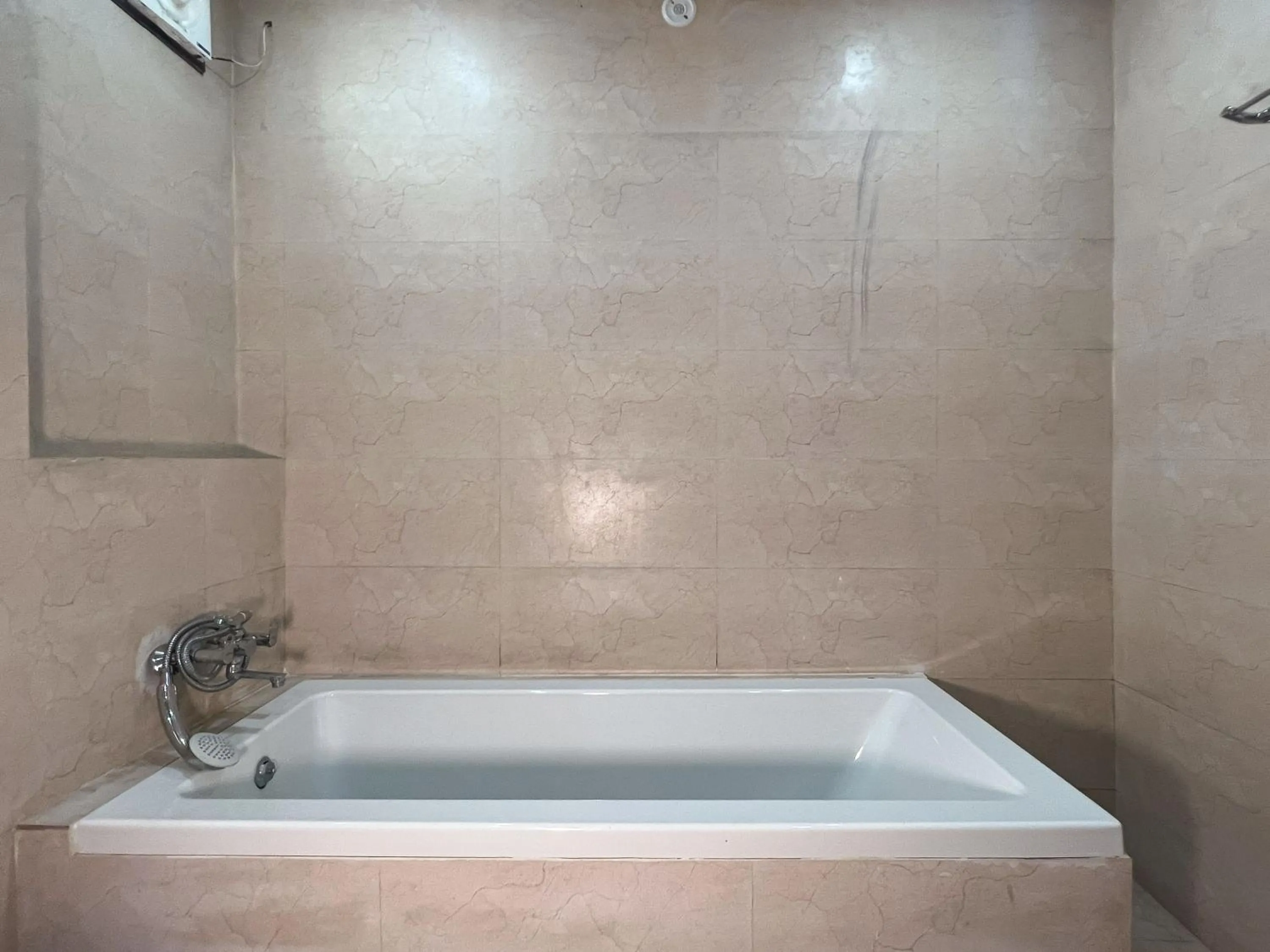 Bath in Yogved Hospitality & Resort