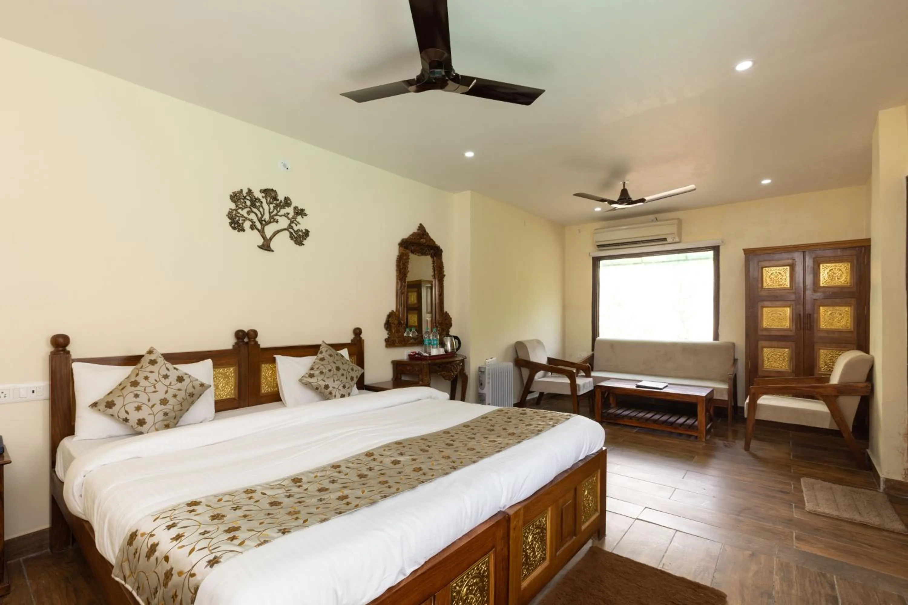 TV and multimedia, Bed in Yogved Hospitality & Resort