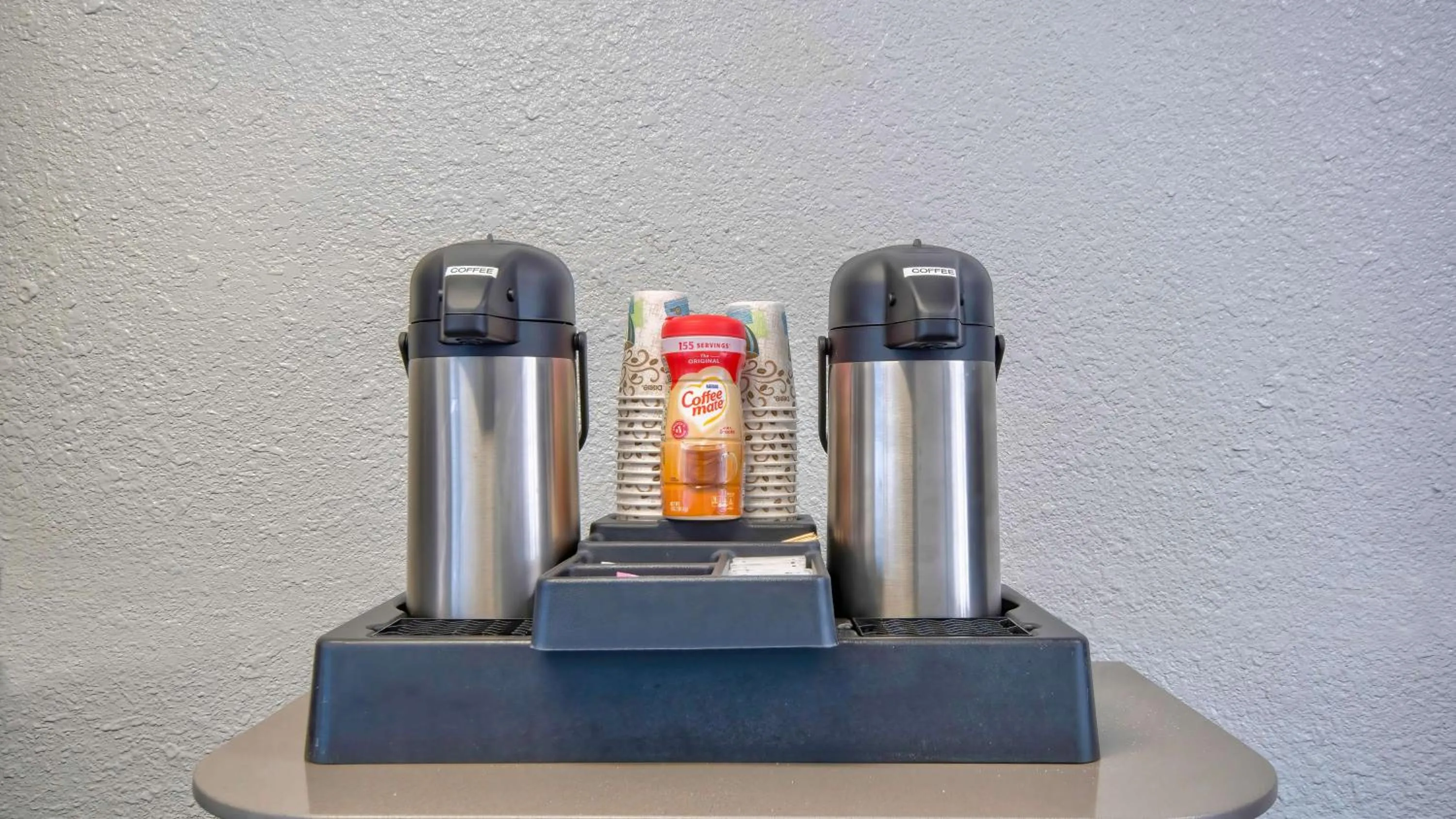 Food and drinks in Studio 6 Albuquerque NM Midtown