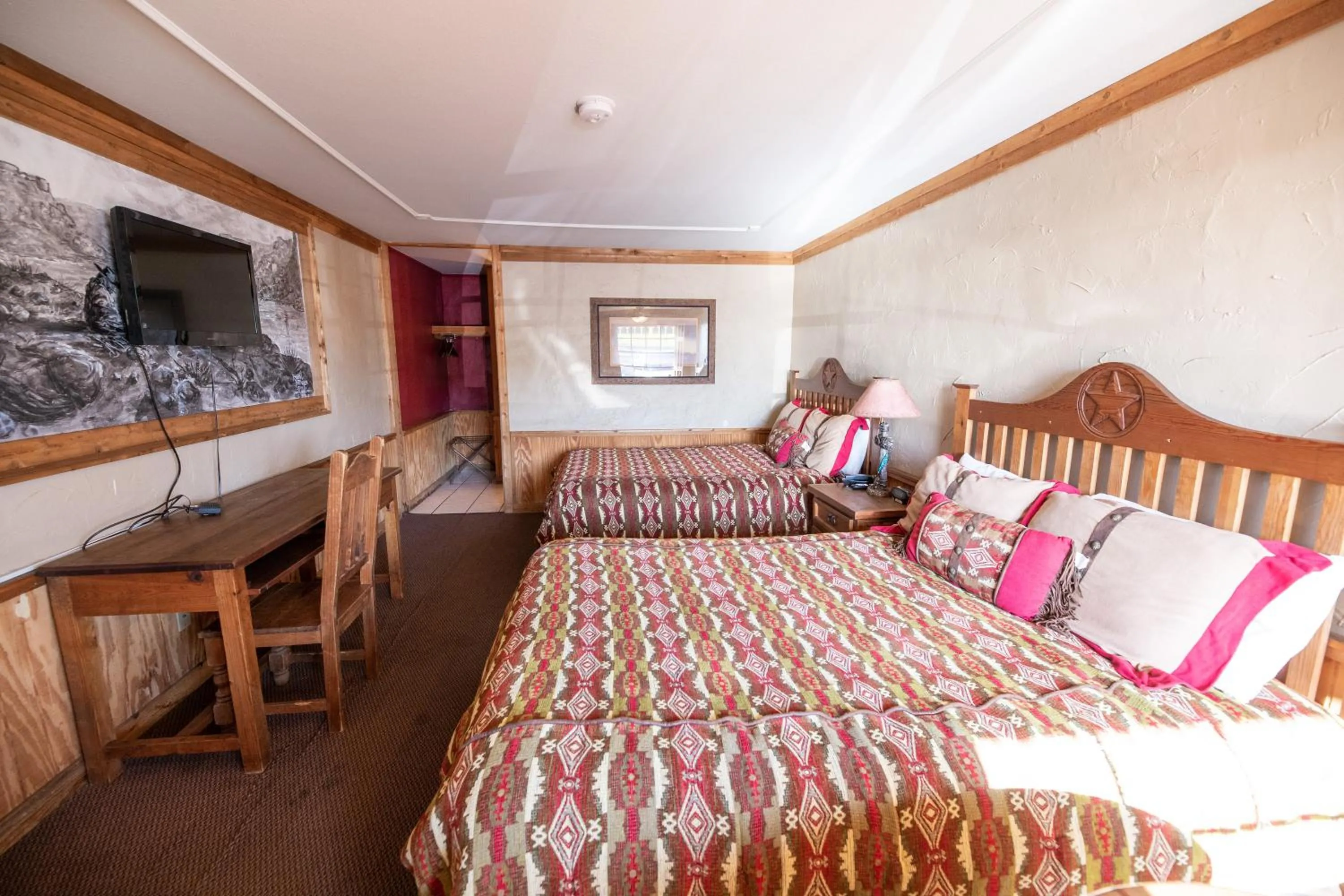 Bedroom, Bed in The Big Texan Motel