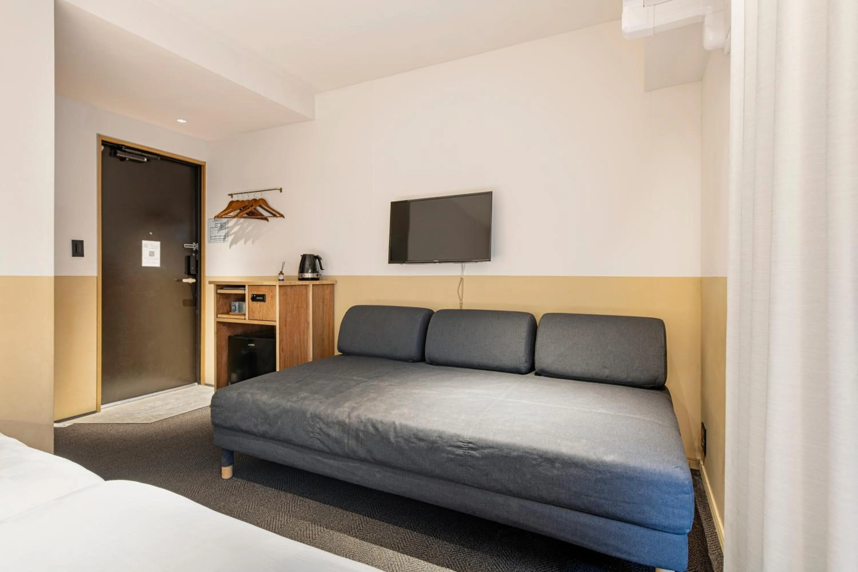 Photo of the whole room, Bed in Hotel Asakusa KANNONURA