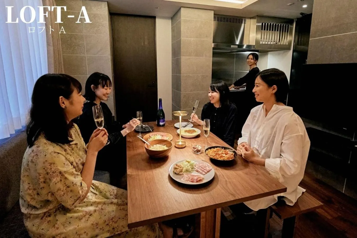 People in 41 PIECES Sapporo