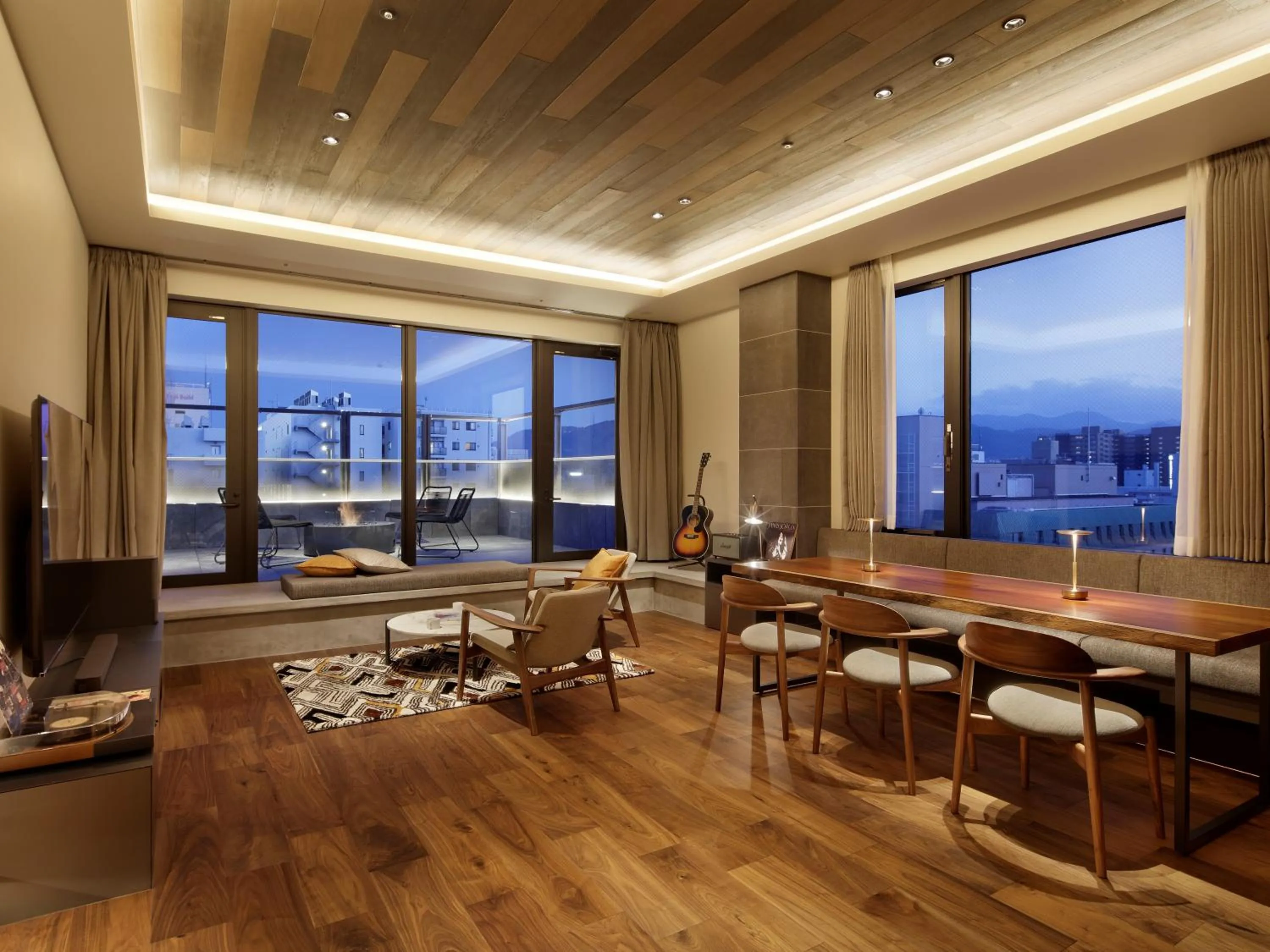 TV and multimedia in 41 PIECES Sapporo