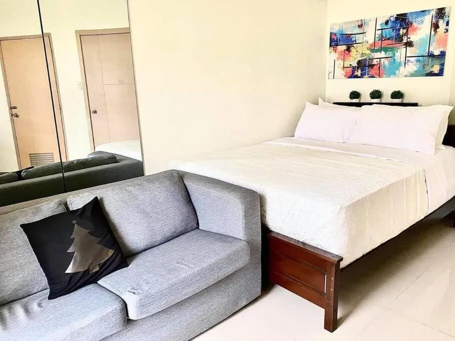 Bedroom, Bed in Field Residences