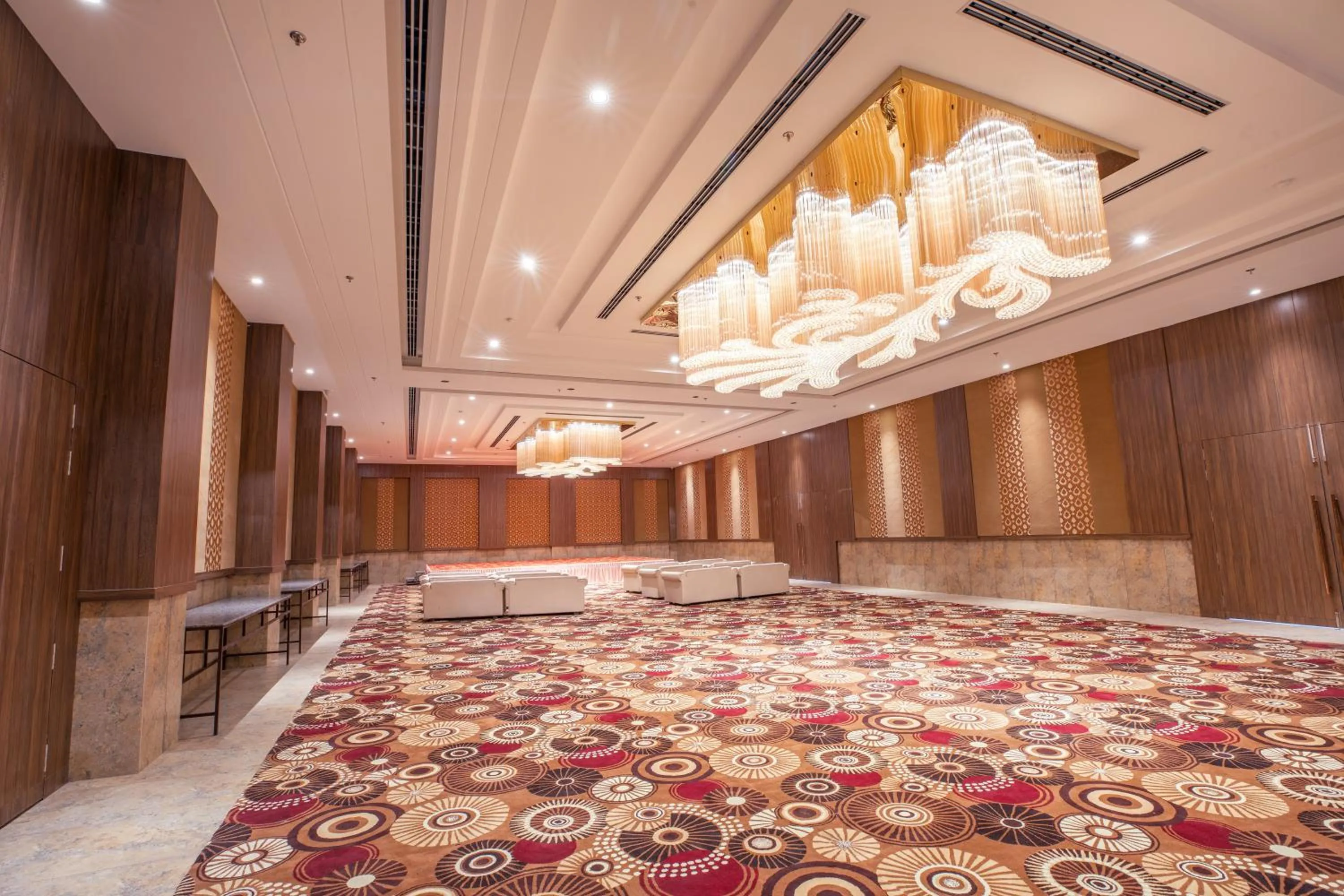 Banquet/Function facilities, Bed in The Lalita Grand Mathura- Vrindavan