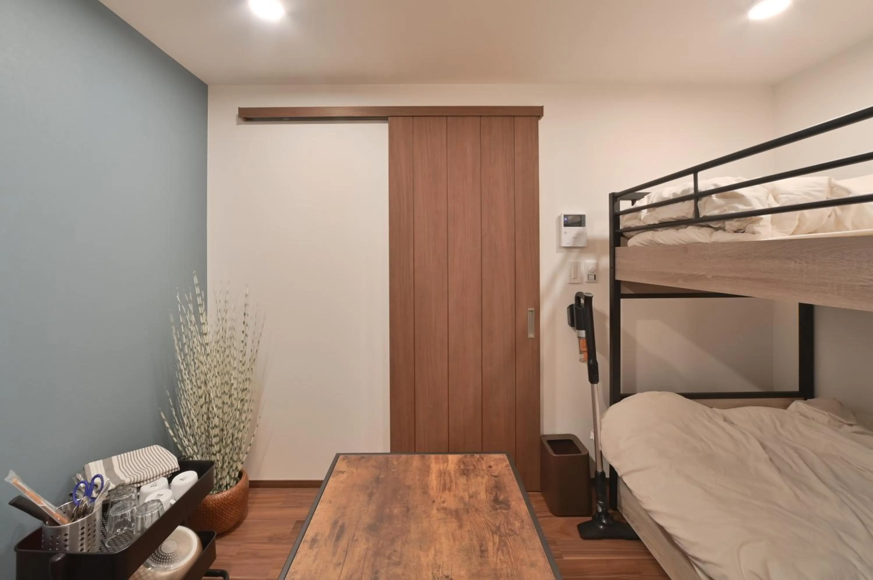 Bed in Stylewood Nishi-Shinjuku by Tranova