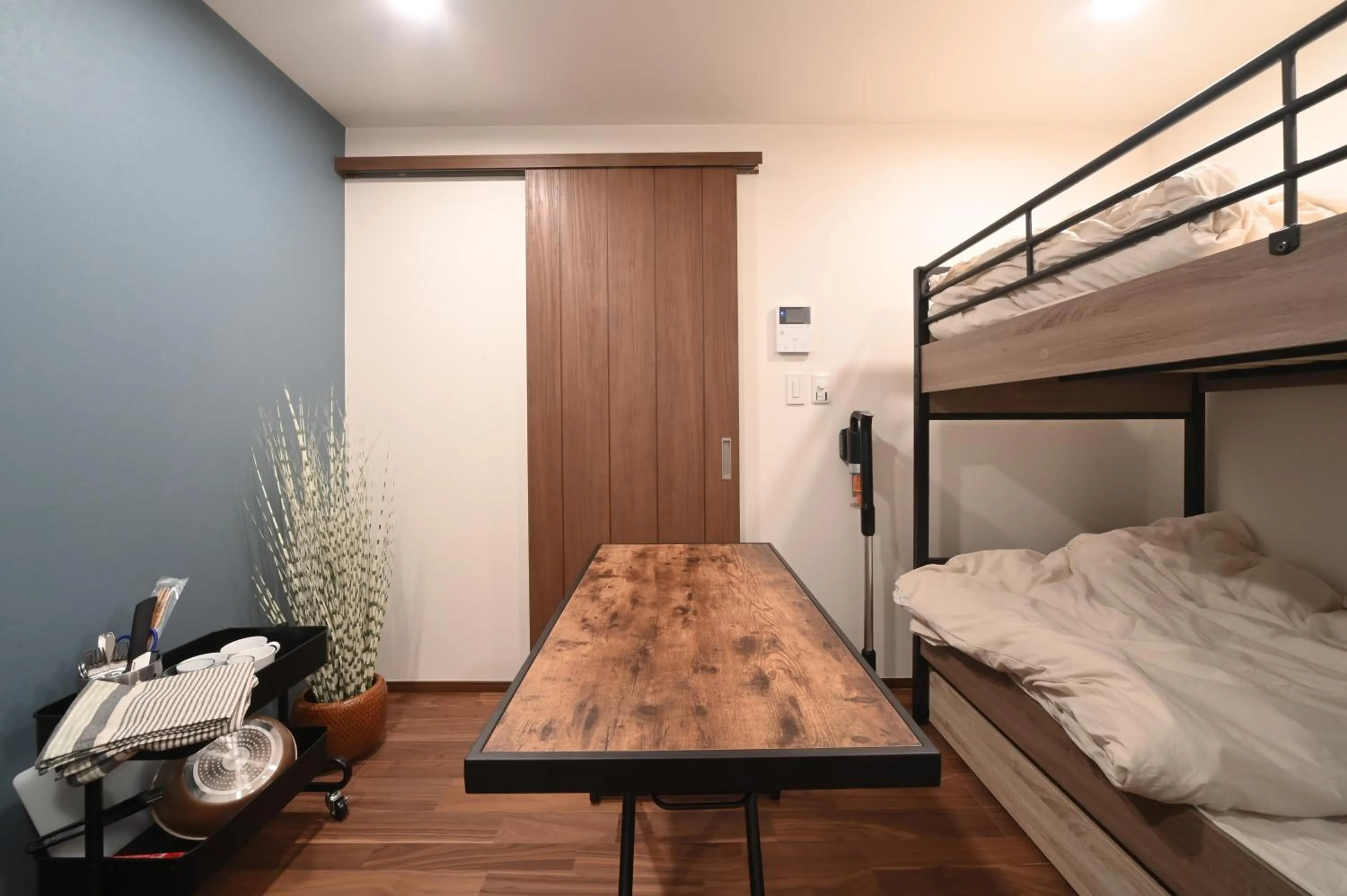 Bed in Stylewood Nishi-Shinjuku by Tranova