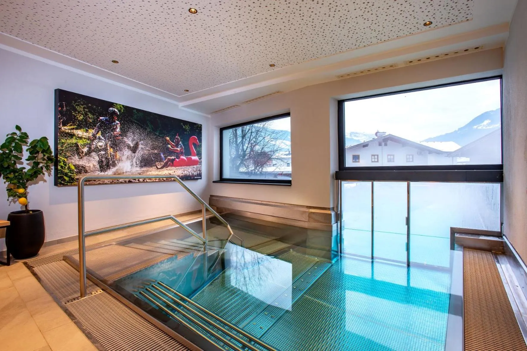 Swimming pool in der Pinzger