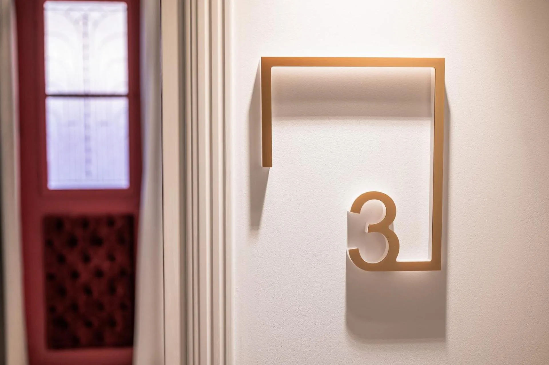 Logo/Certificate/Sign in Silo Luxury Rooms