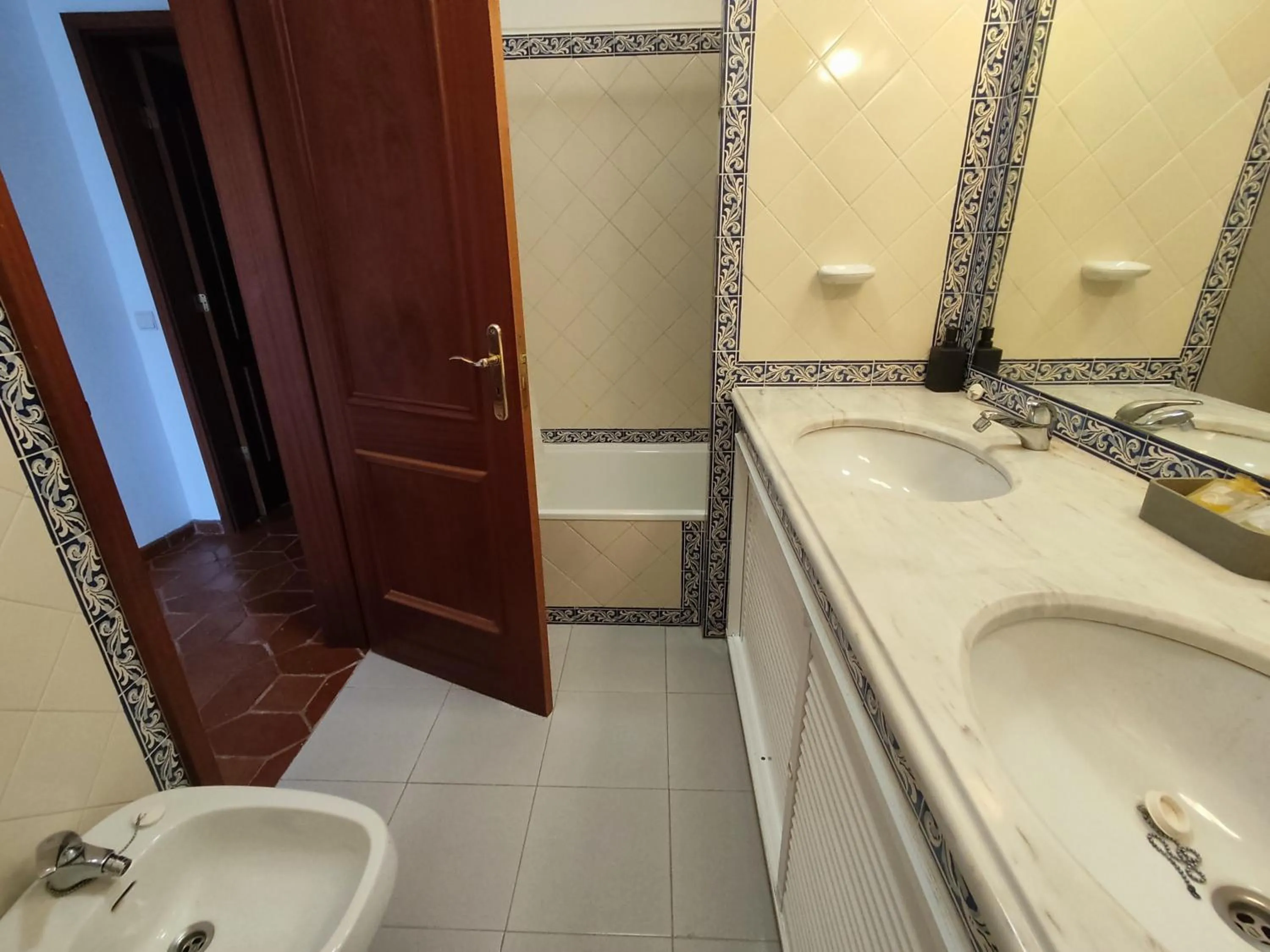 Bathroom in 51 VilaMar - Casas & Papeis