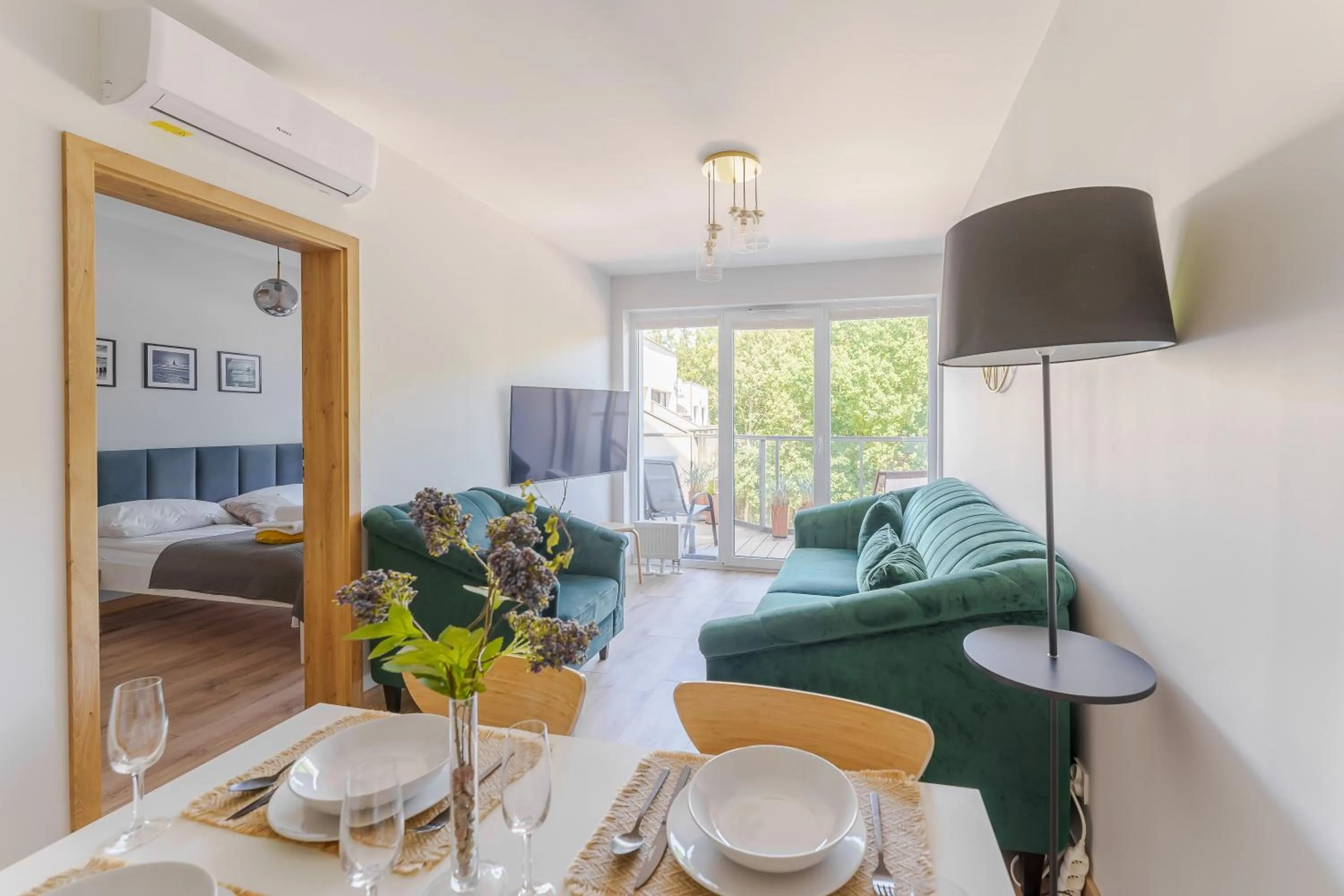 Living room, Bed in Ustronie Apartments 20 m do plaży