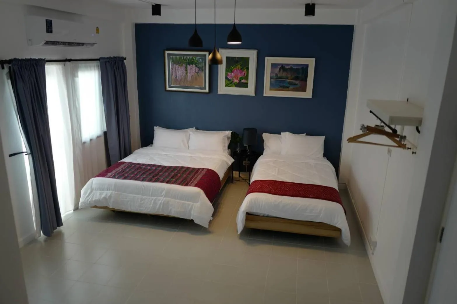 Photo of the whole room, Bed in Baan Suandao Wat Arun