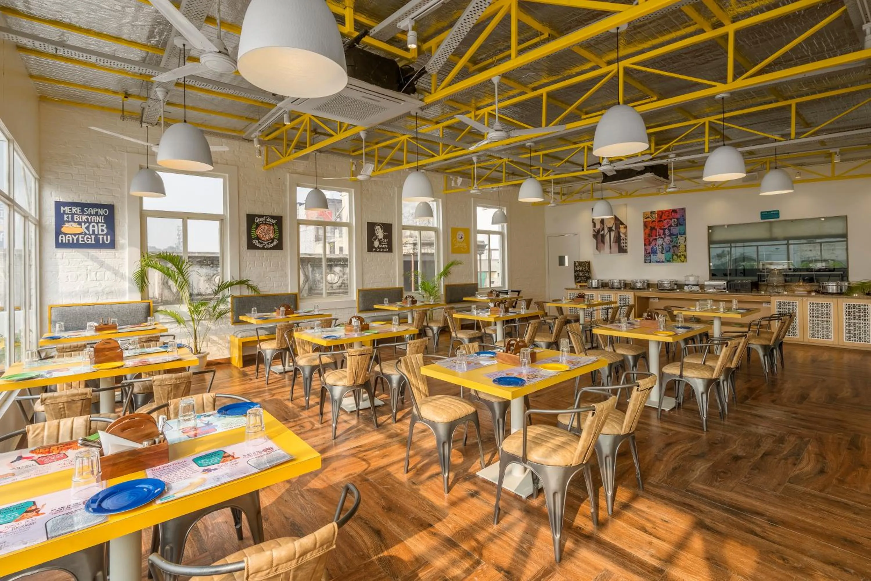 Restaurant/places to eat in Bedzzz Varanasi by Leisure Hotels, 1 Km from Dashwasamedh Ghat