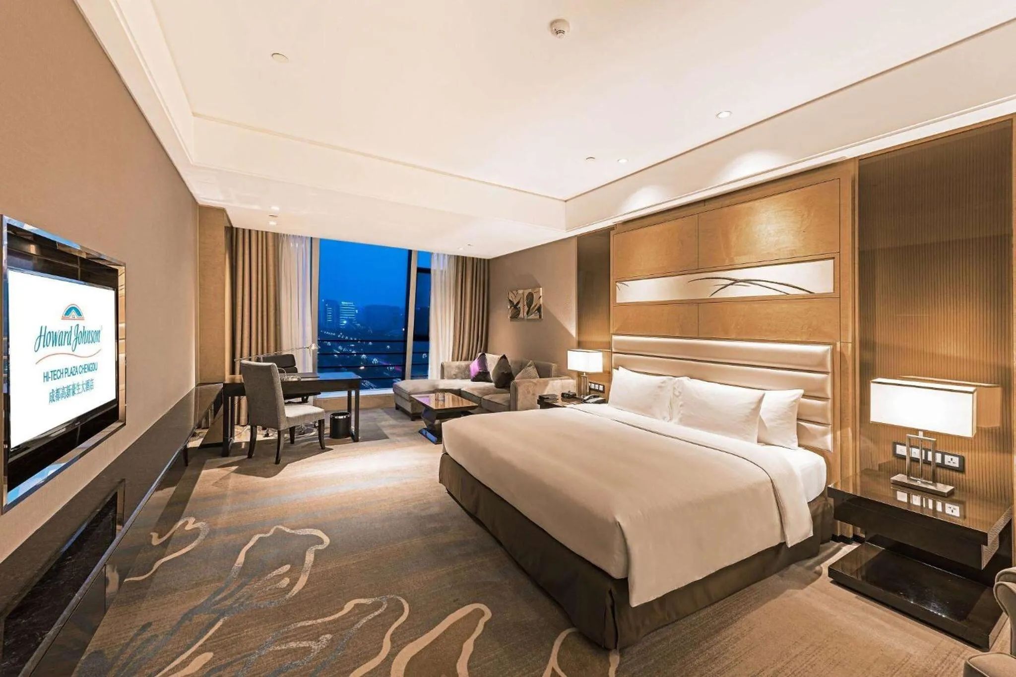 Photo of the whole room, Bed in Howard Johnson Hi - Tech Plaza Chengdu