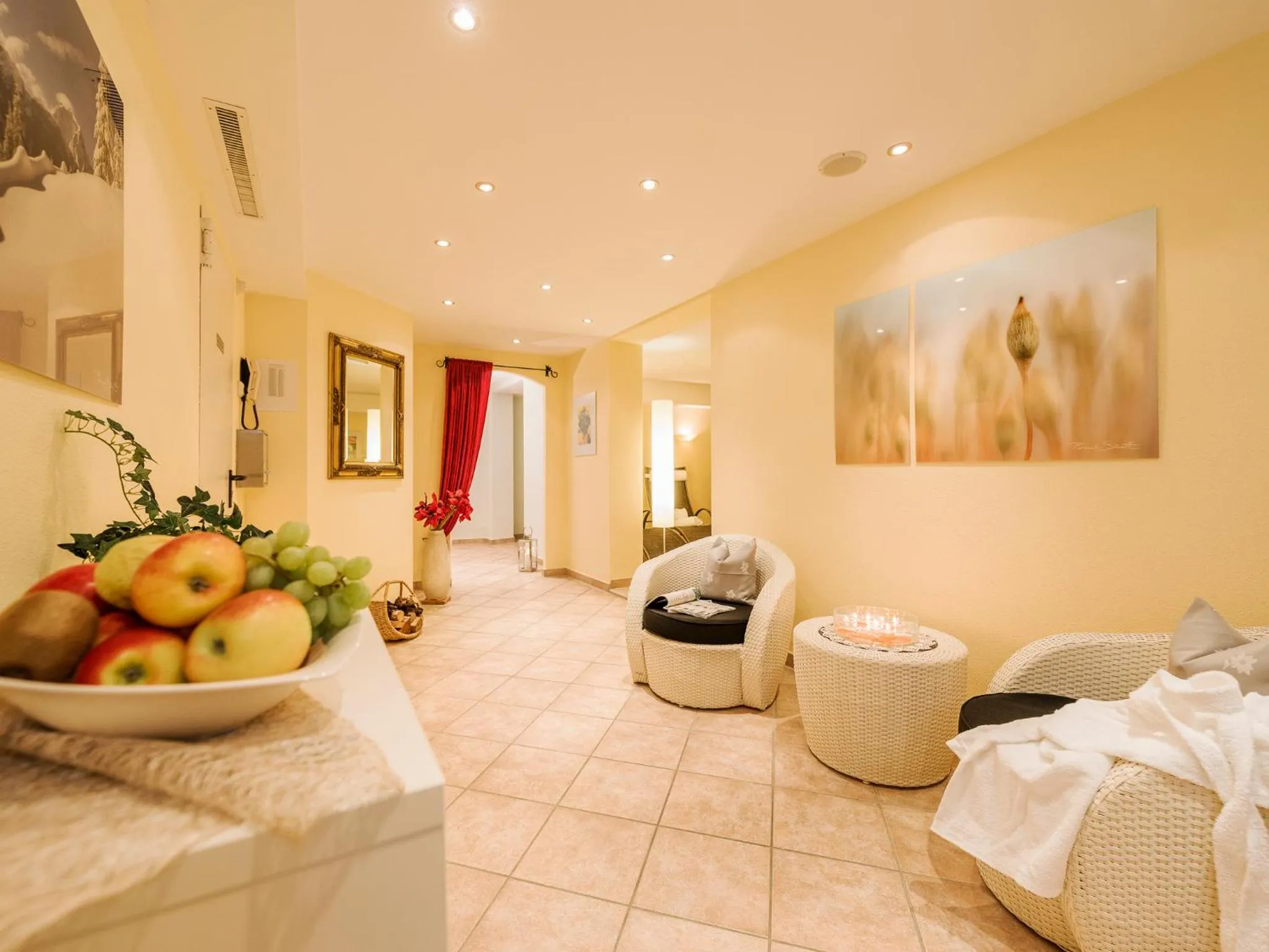 Sauna, Bed in Hotel Finkenbergerhof