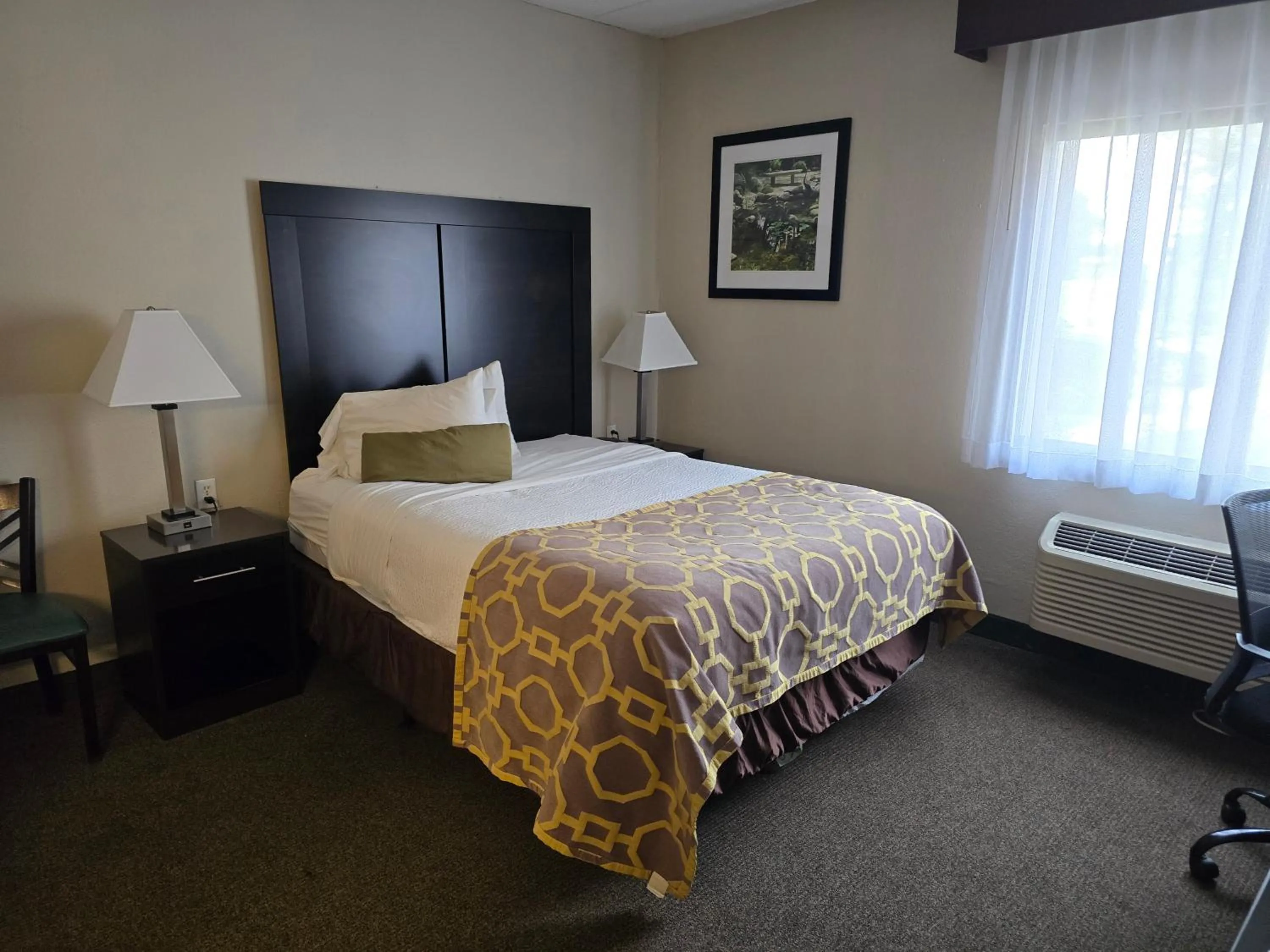 Guests, Bed in Baymont by Wyndham Janesville