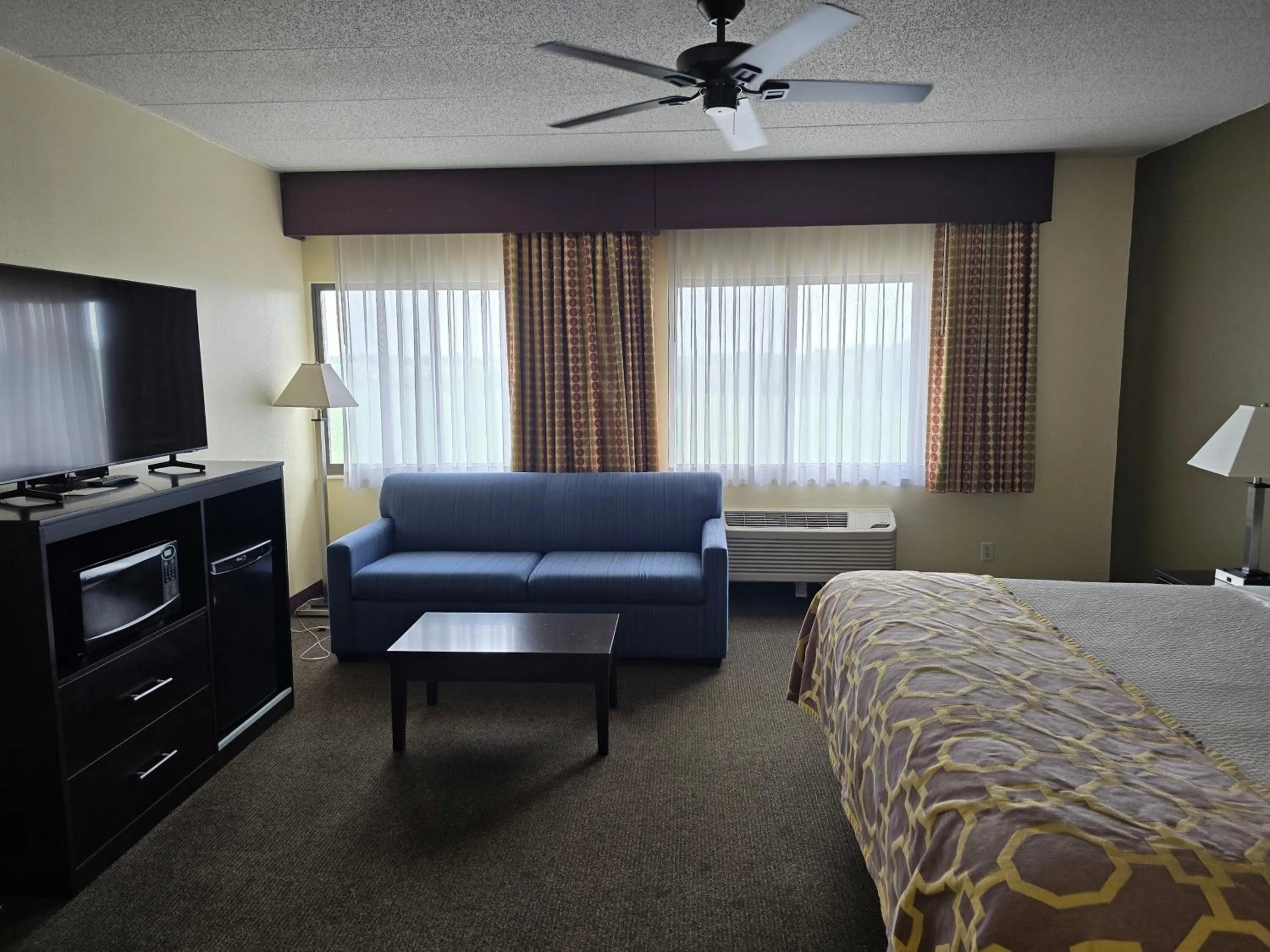 Bedroom, Bed in Baymont by Wyndham Janesville