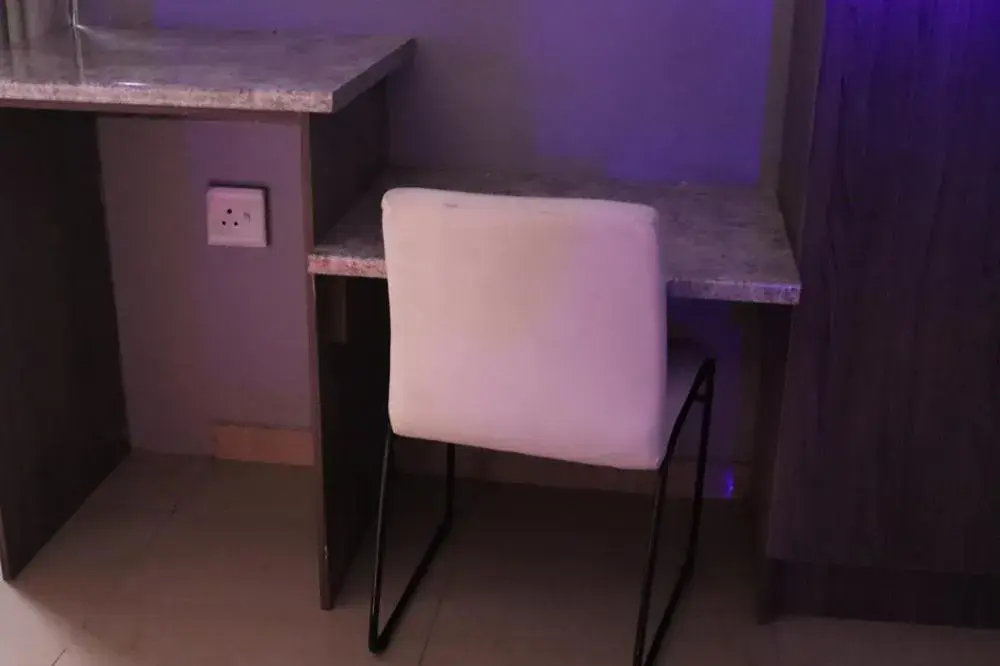 Queen Room with Pool View in Princess Lodge Queen Room with Pool View in Princess Lodge