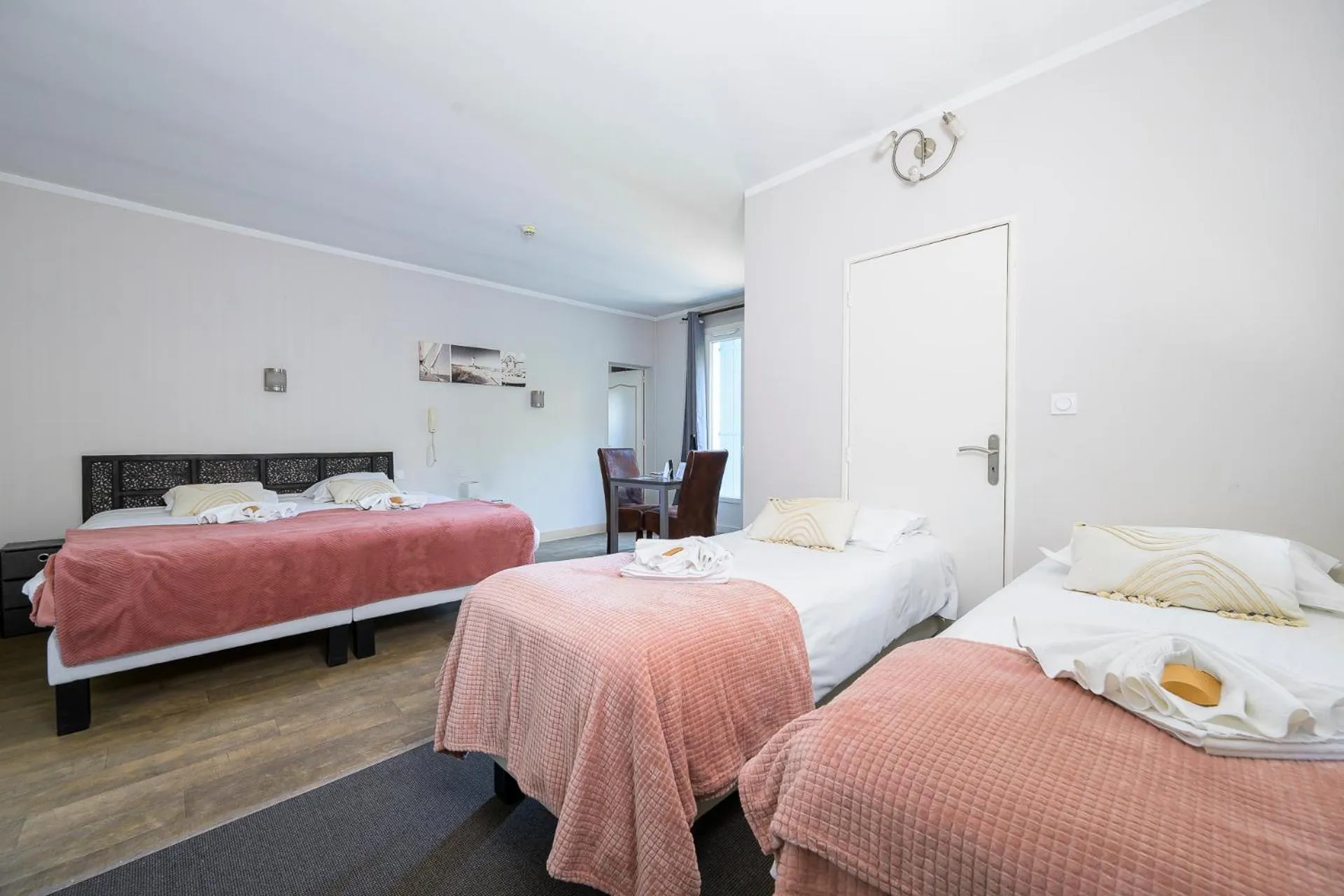 Bed in Hôtel de La Beauronne