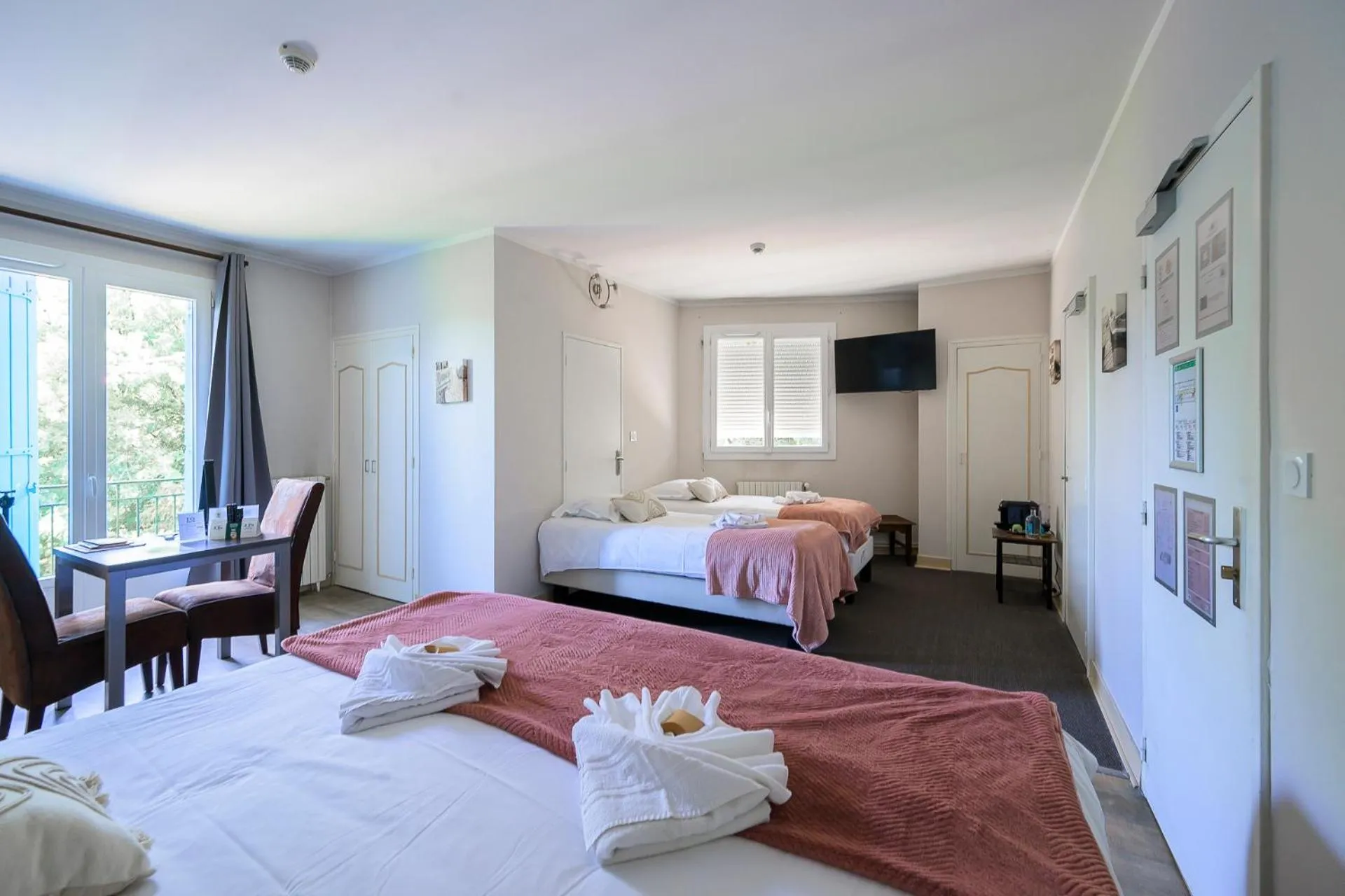 Bed in Hôtel de La Beauronne