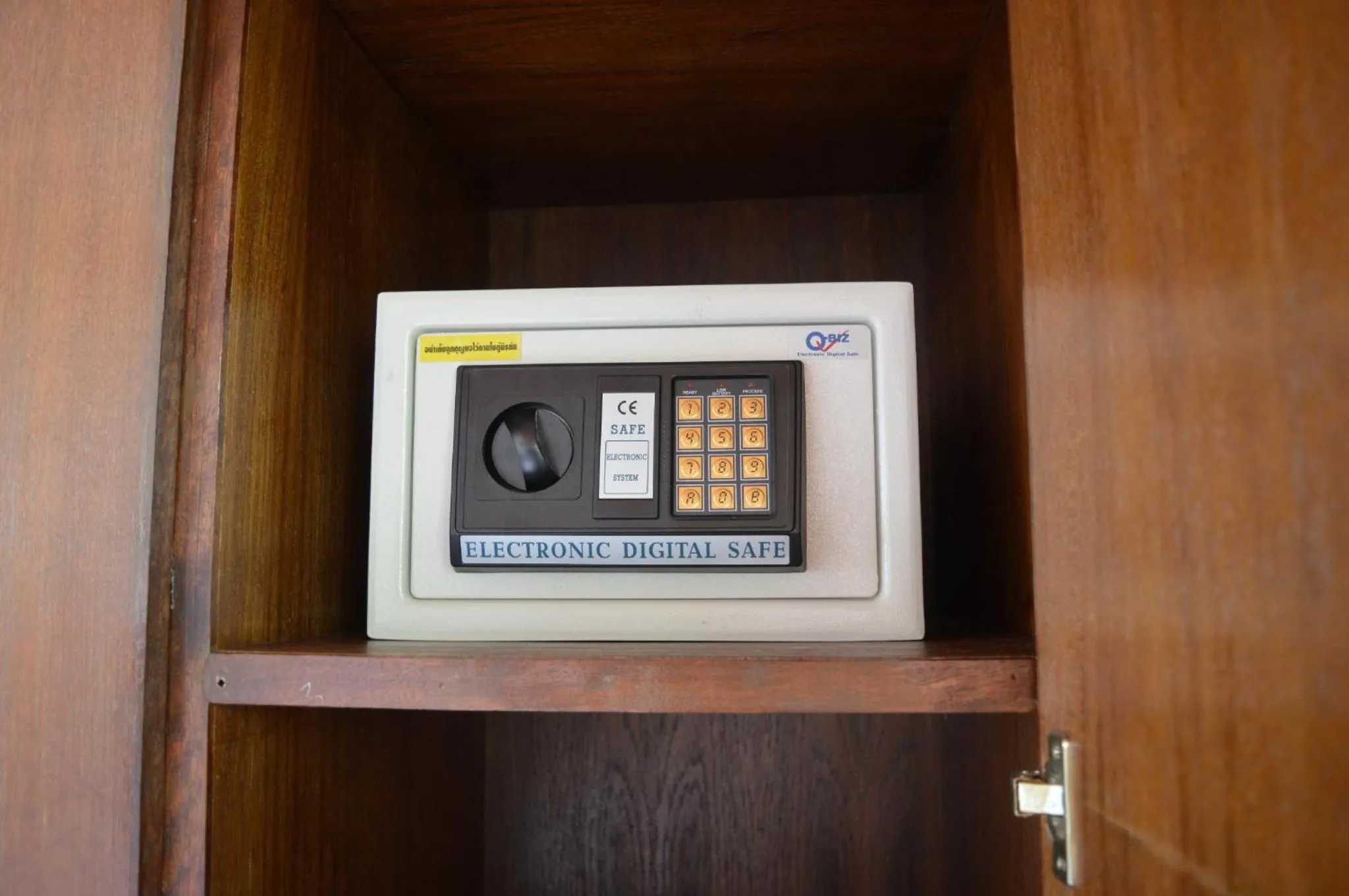 safe in De Nawarat Chiangmai Boutique Apartment