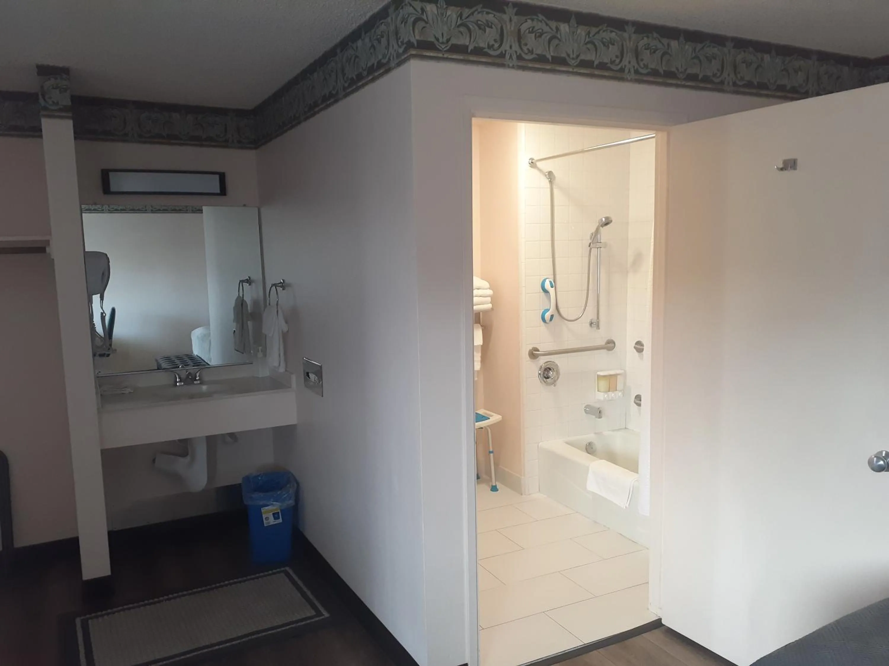 Bathroom in Coast Riders Inn