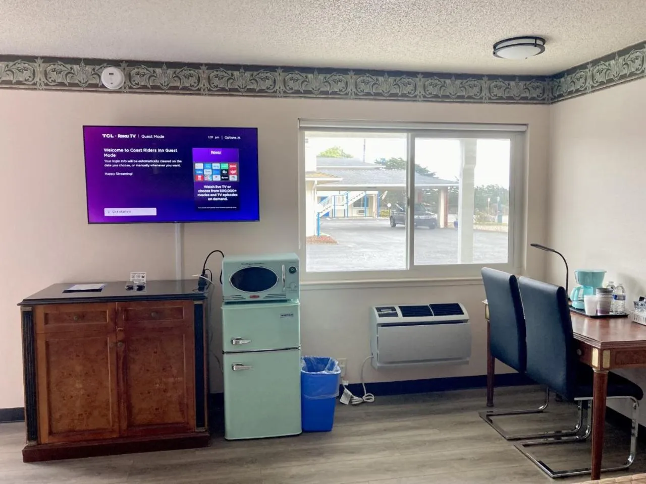 TV and multimedia in Coast Riders Inn