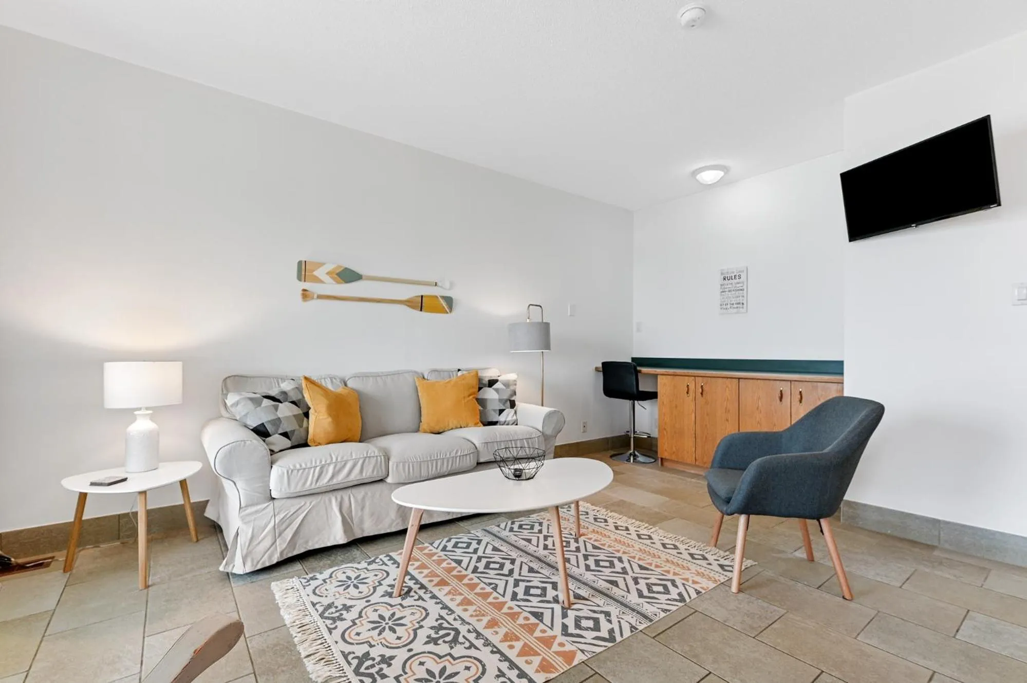 TV and multimedia, Bed in Baptiste Lake Lodge