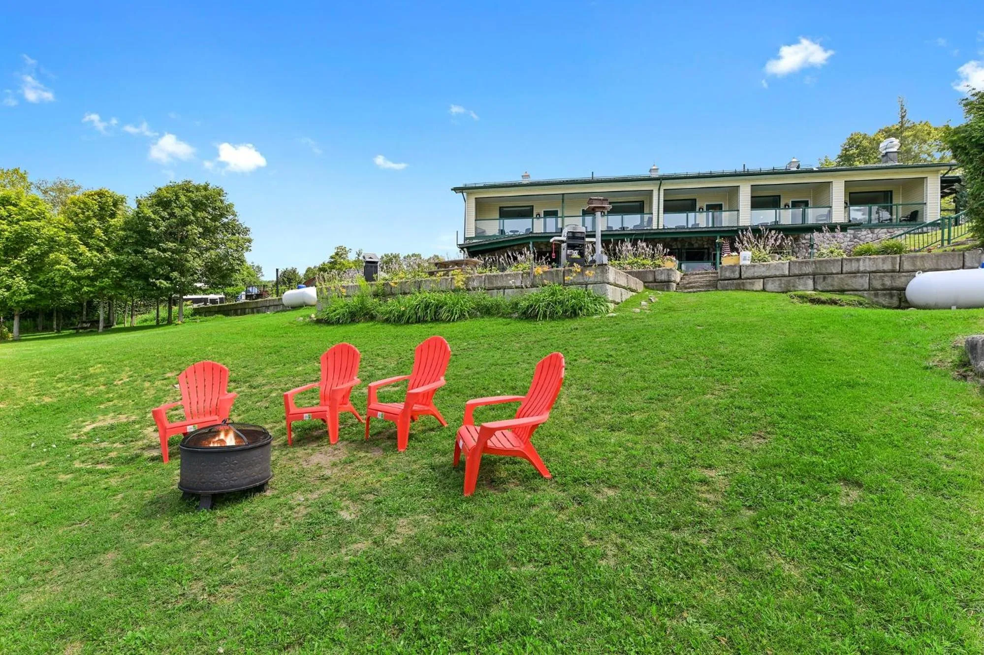 Property building in Baptiste Lake Lodge