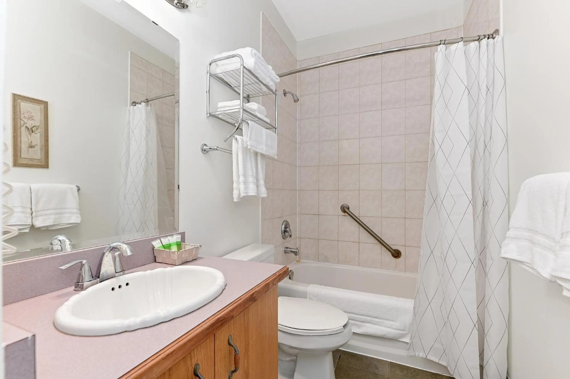 Bathroom in Baptiste Lake Lodge