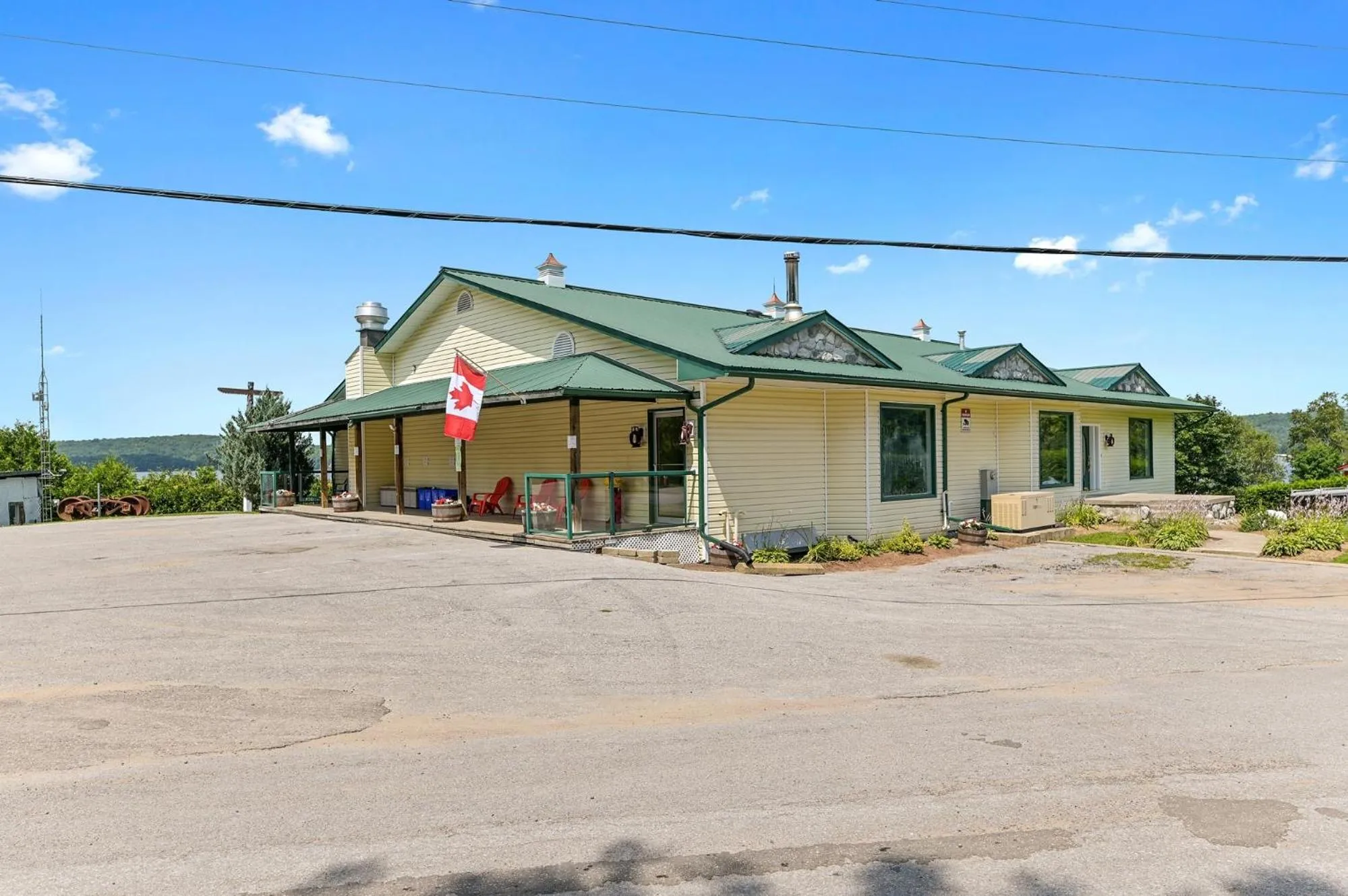 Property building in Baptiste Lake Lodge