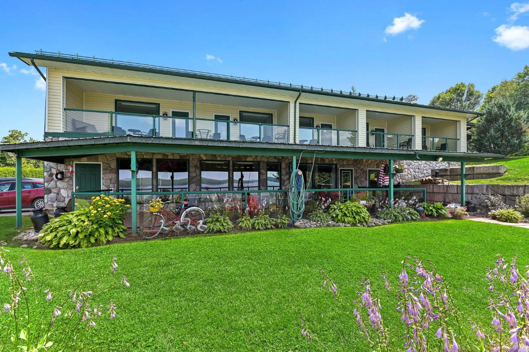 Property building in Baptiste Lake Lodge