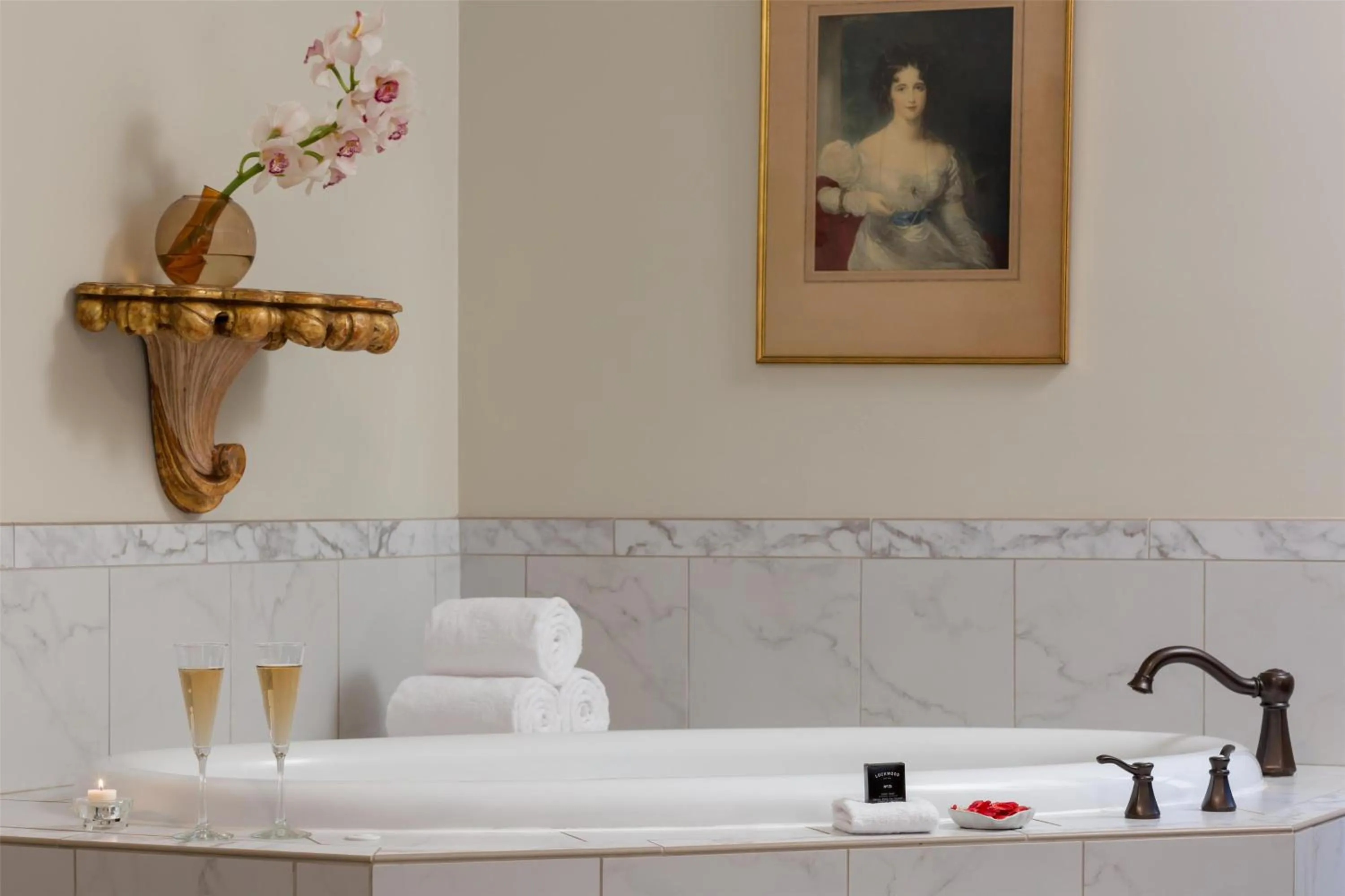 Bathroom in National Hotel Jackson, Tapestry Collection by Hilton